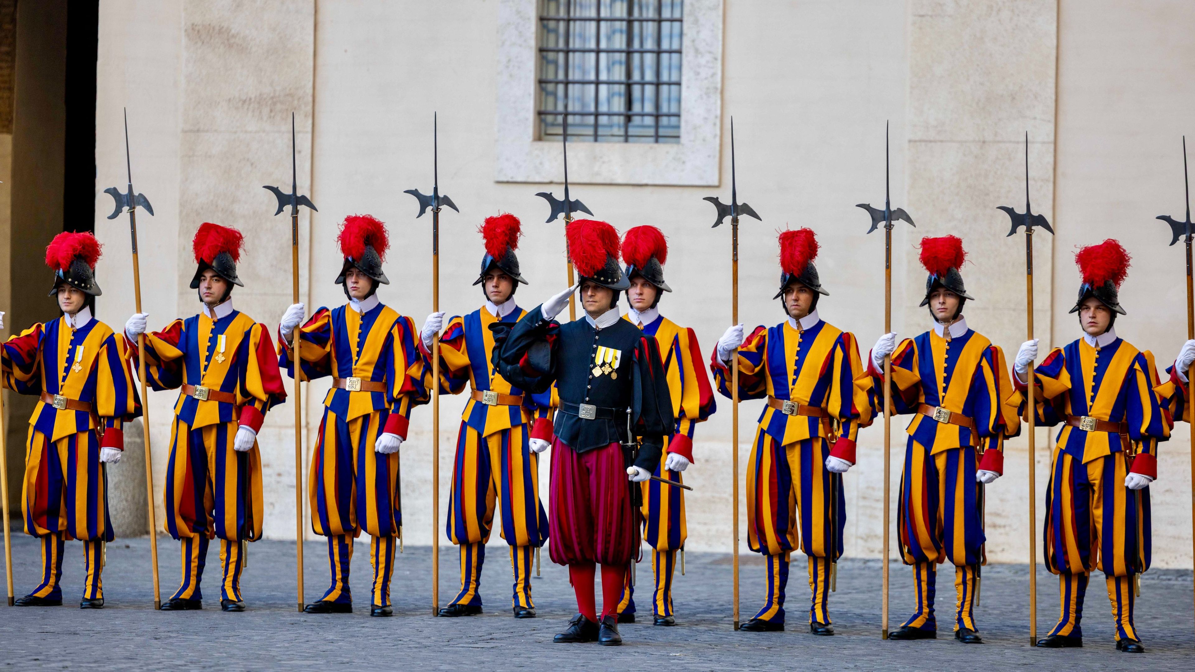 King, Queen meet with Pope Leo XIV