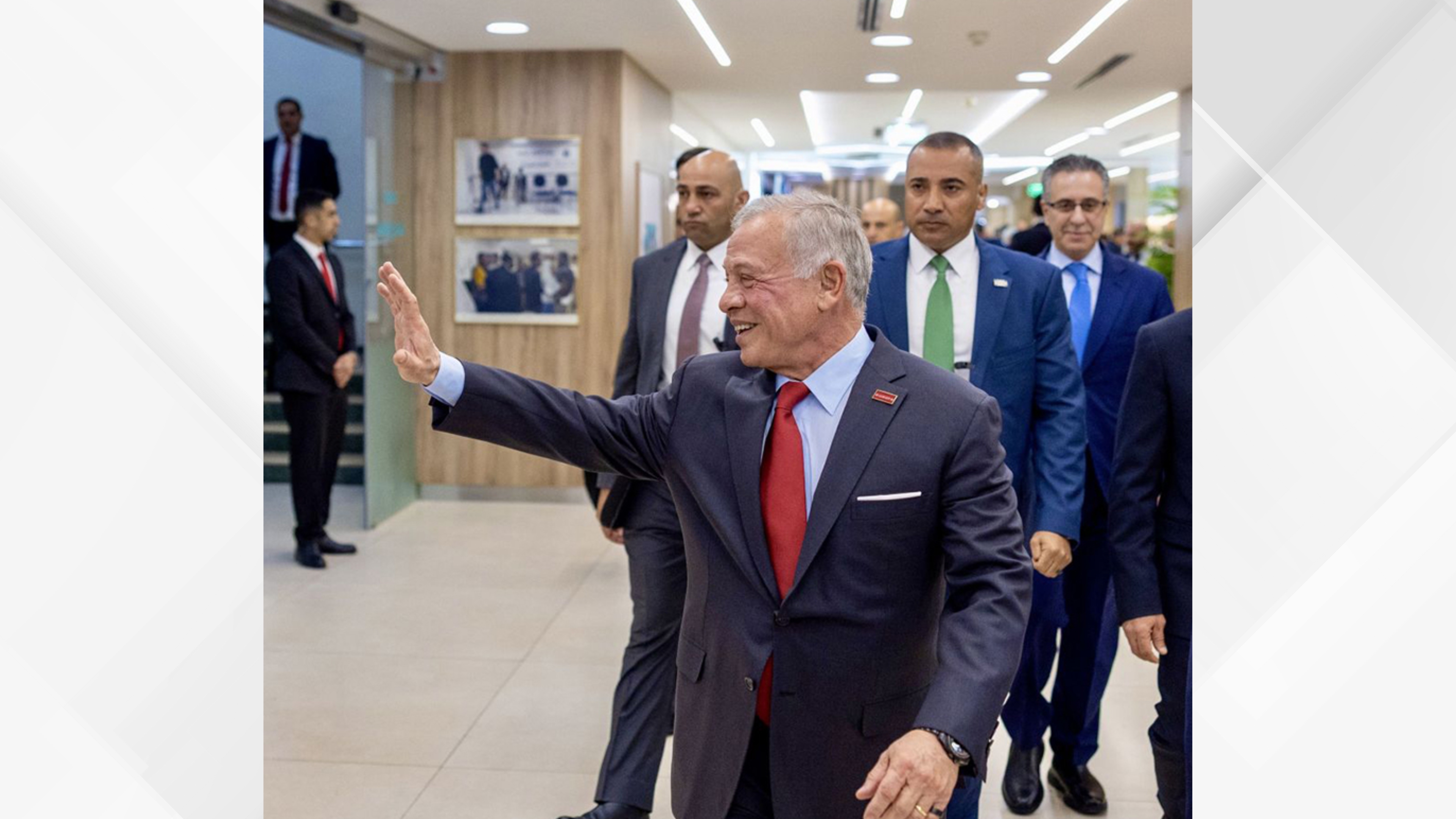 King attends Amman Chamber of Commerce celebration of over 100 years since its founding