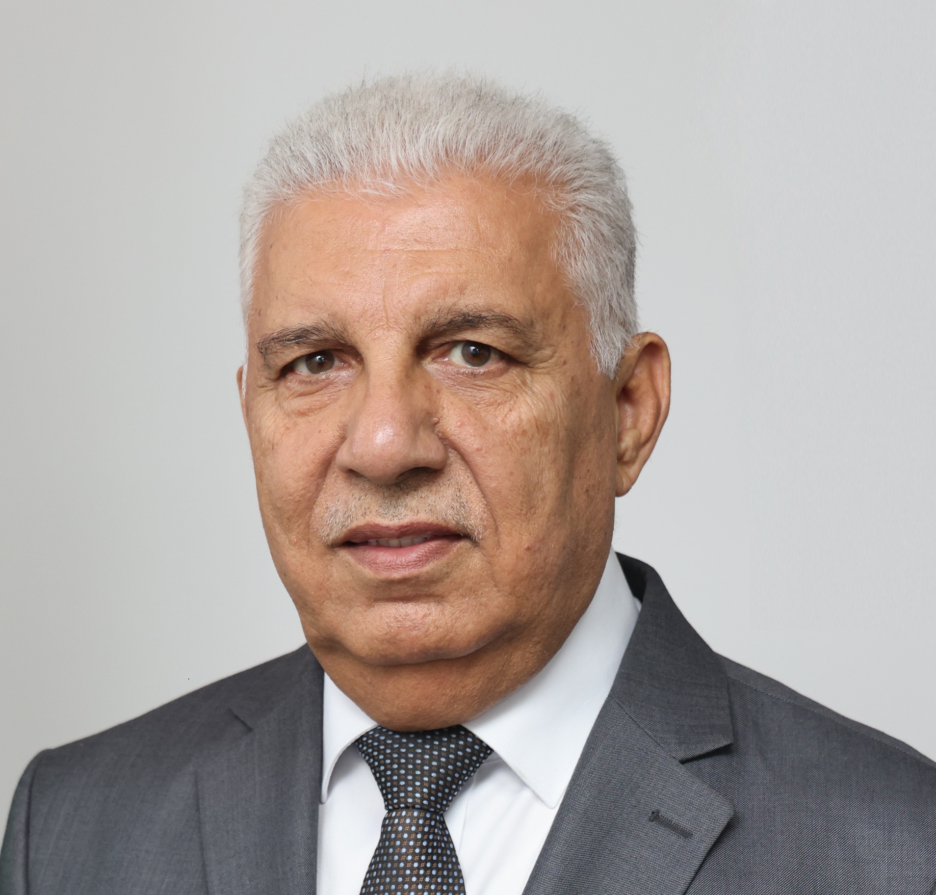 الأستاذ نبيل غيشان 