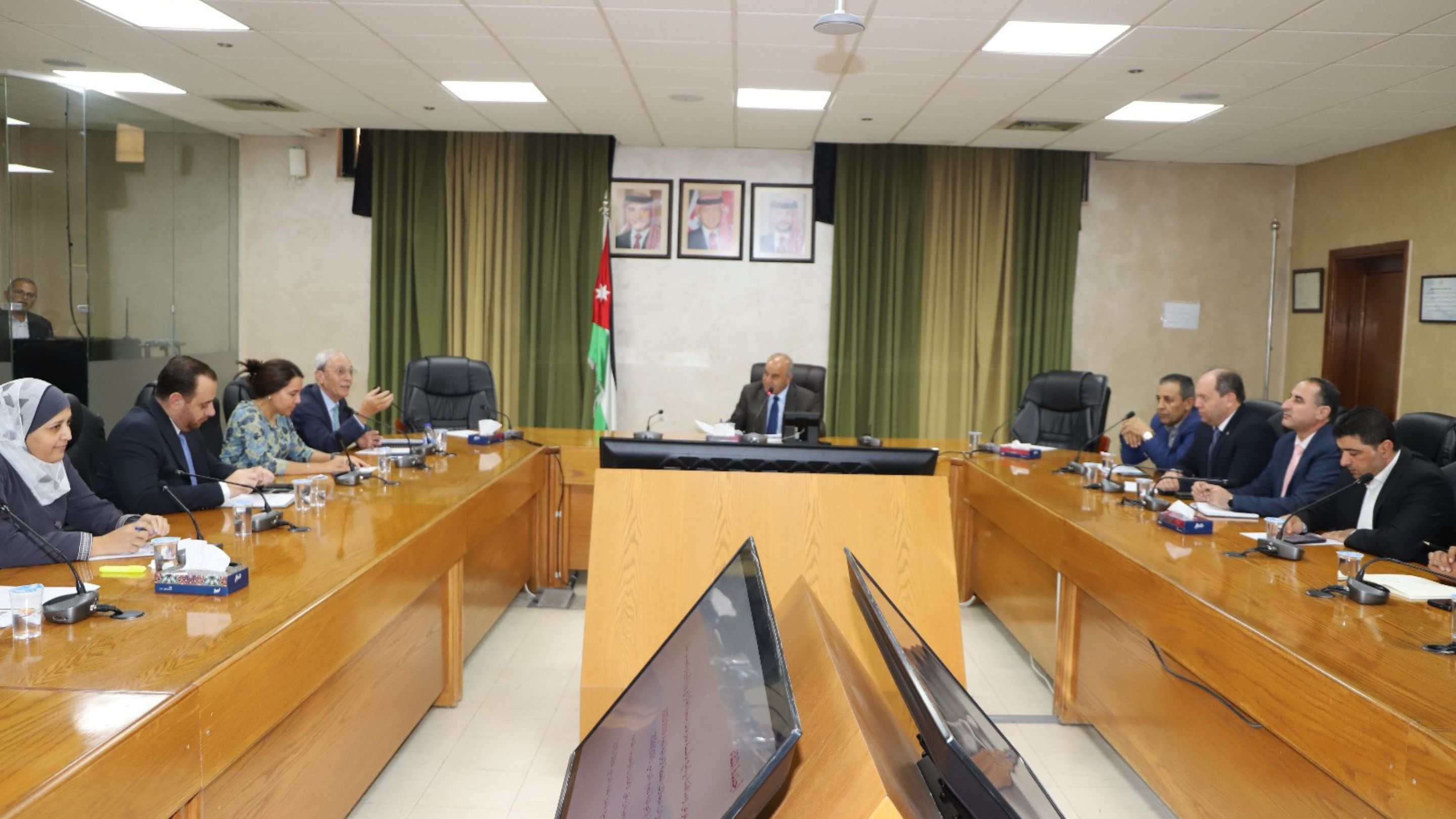 Education Minister Praises QRAEE Association for Promoting Culture of Excellence