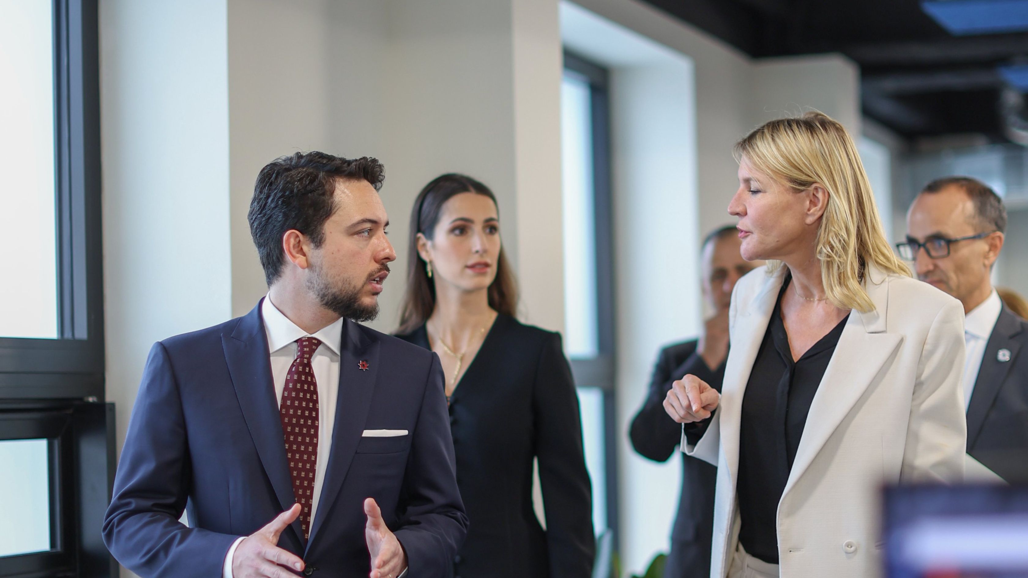 Crown Prince visits 42 The Network for computer science training in Paris