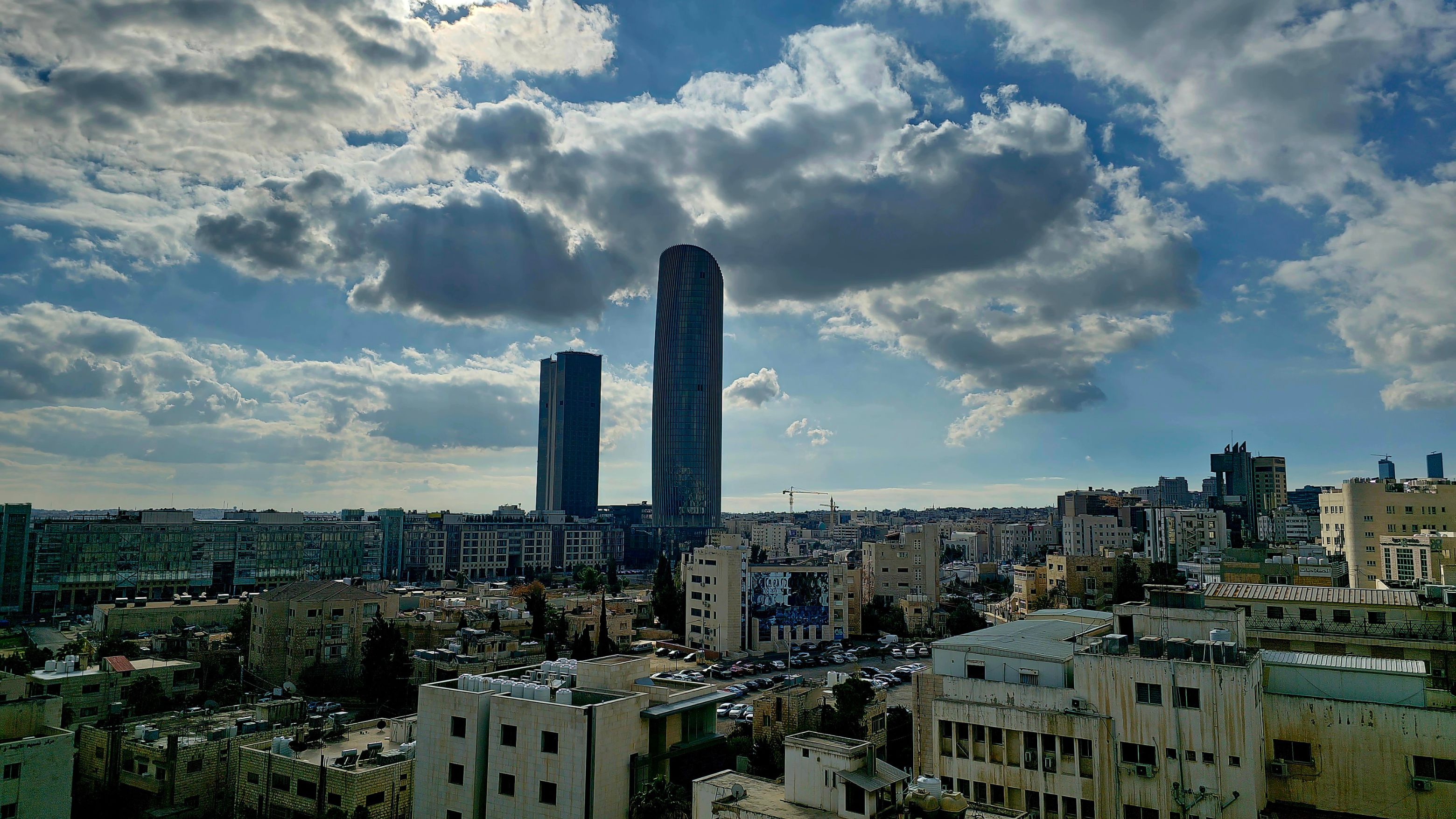 Autumn Weather to Persist with Light Clouds Through Midweek