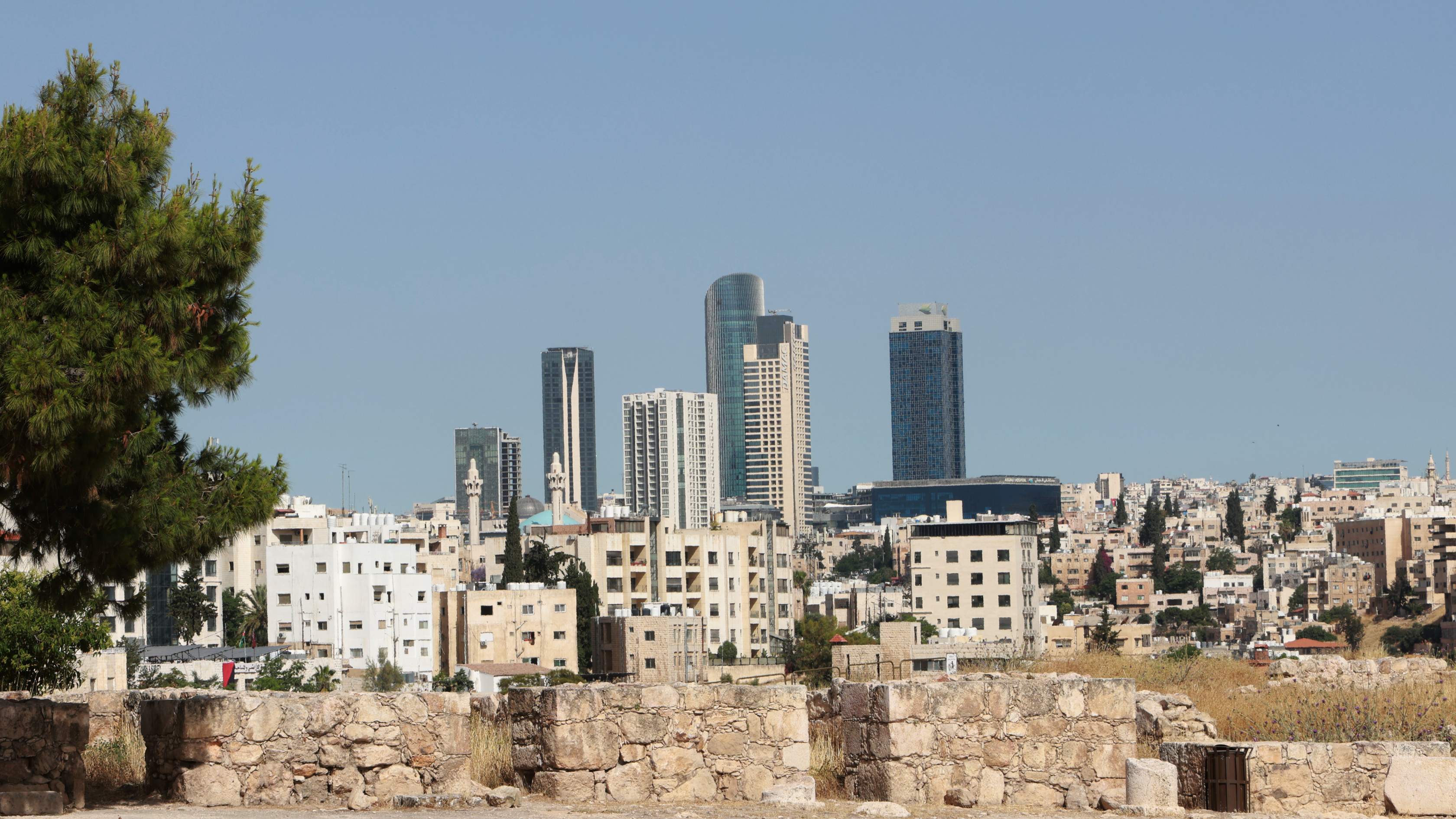 Mild Skies Midweek as Rain, Thunder Loom Toward Weekend