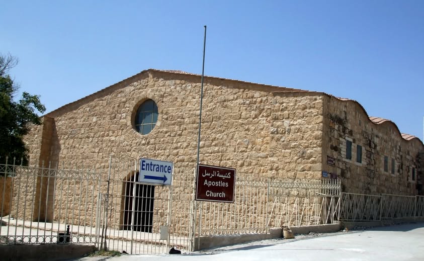 كنيسة الرسل شاهد على غنى مادبا الديني والفني