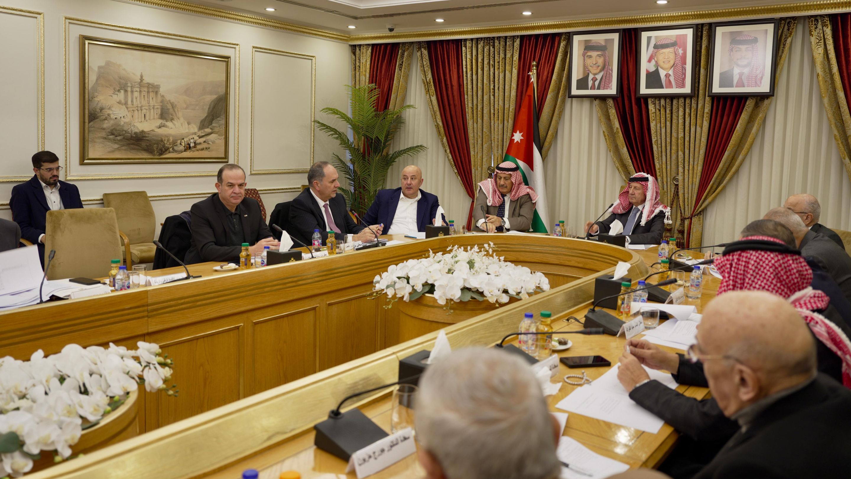 قانونية الأعيان تقر "معدل المعاملات الالكترونية"