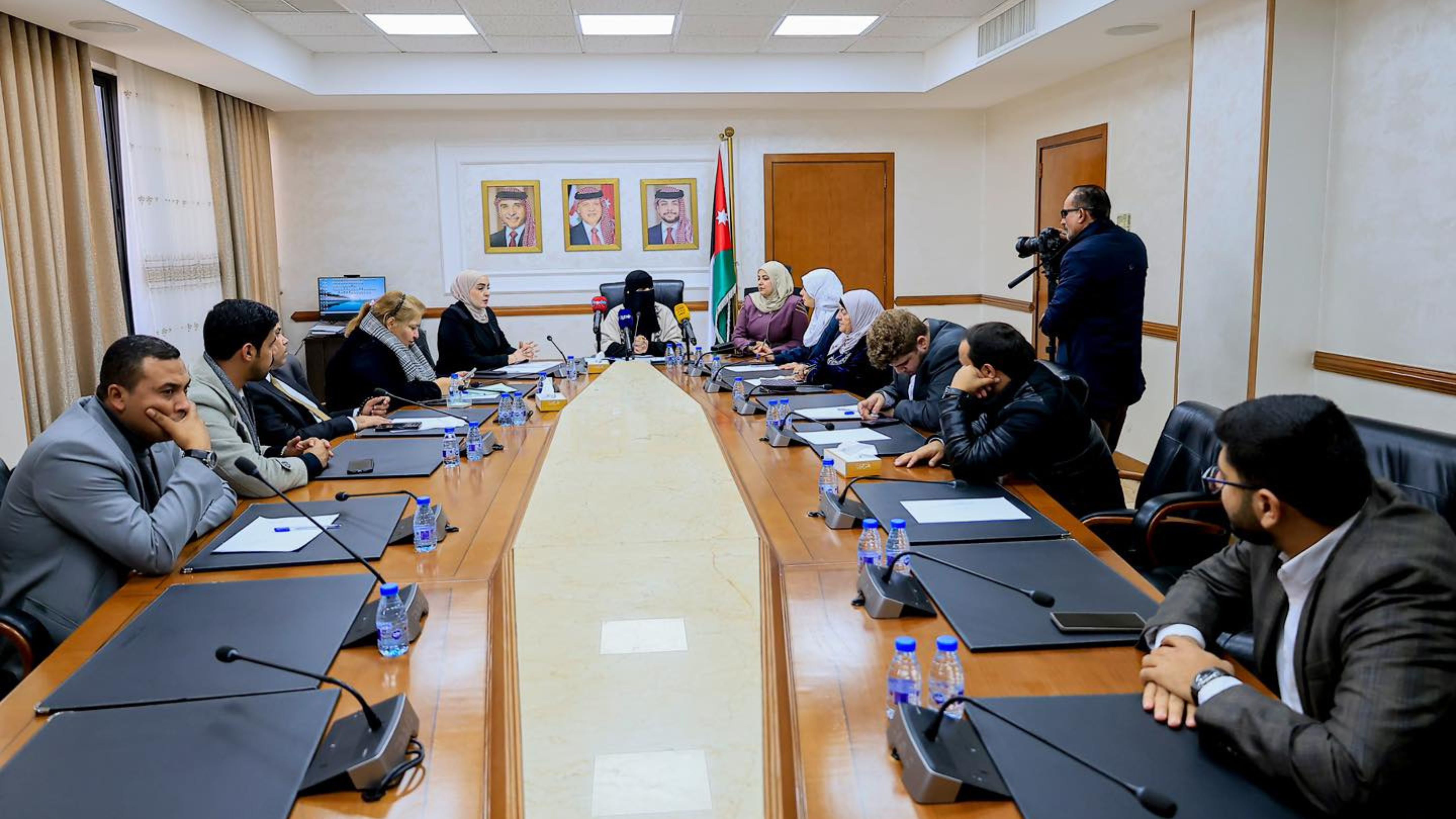 "الأسرة النيابية" تضع خطتها وتنتخب نائبا للرئيس ومقررا للجنة