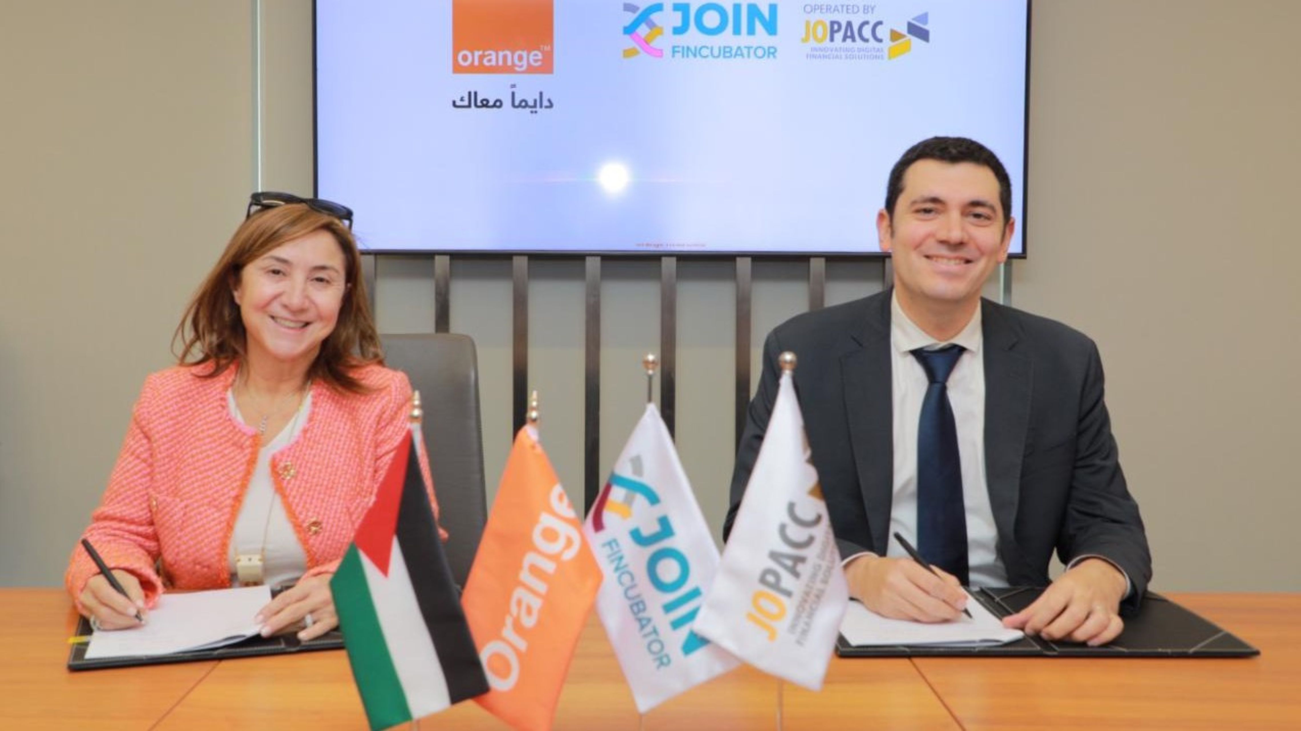 مذكرة تفاهم بين أورنج الأردن و "جوباك"