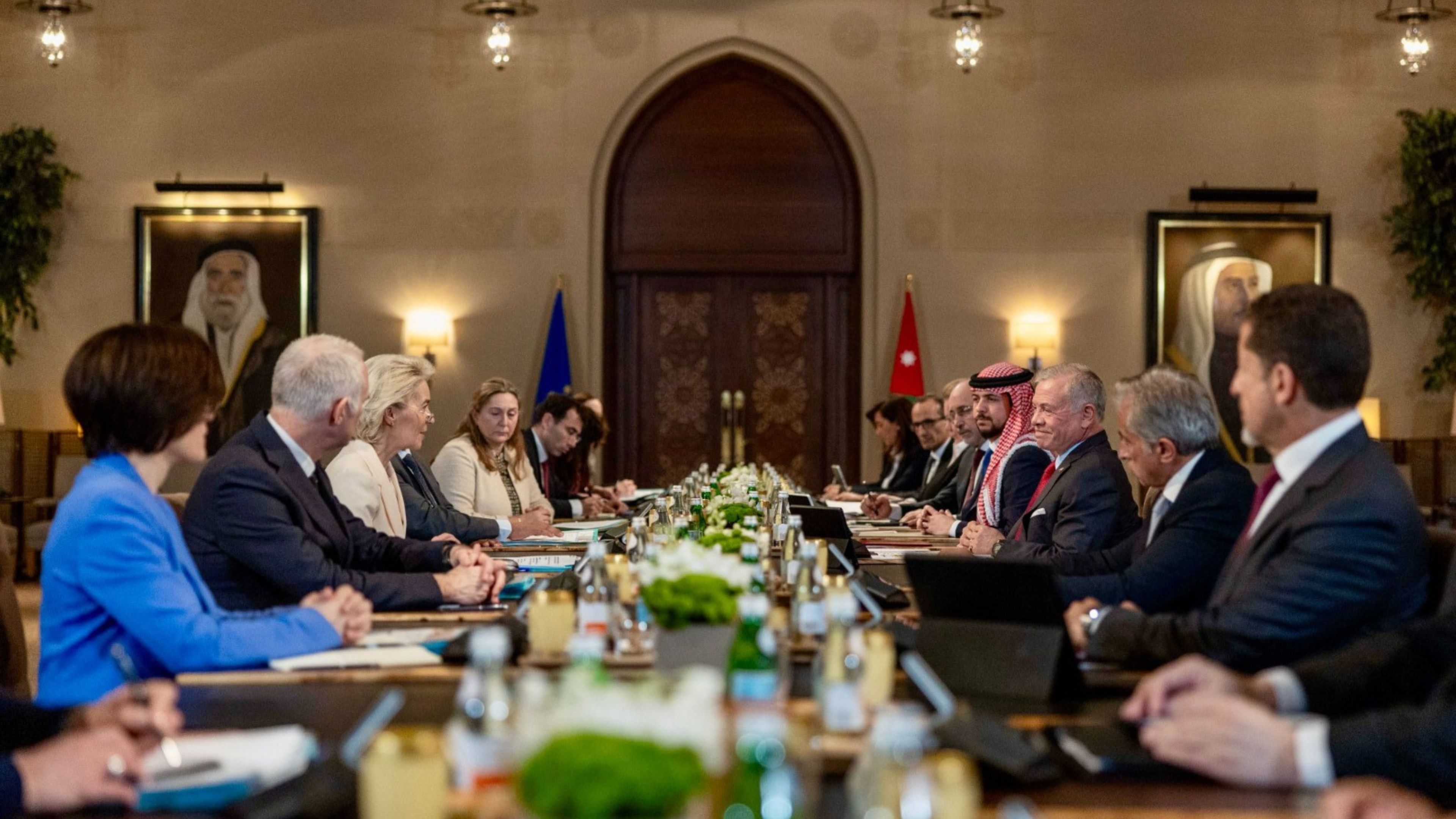 الملك يعقد قمة مع قادة الاتحاد الأوروبي في عمان