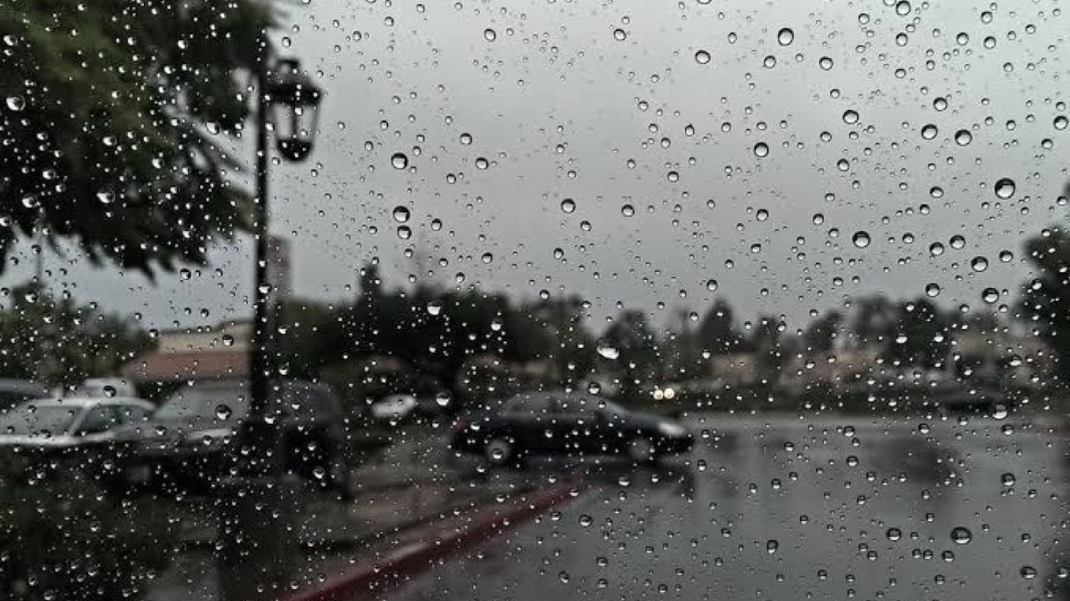 تعمّق المنخفض اليوم بكتلة شديدة البرودة وأمطار غزيرة ورياح قوية