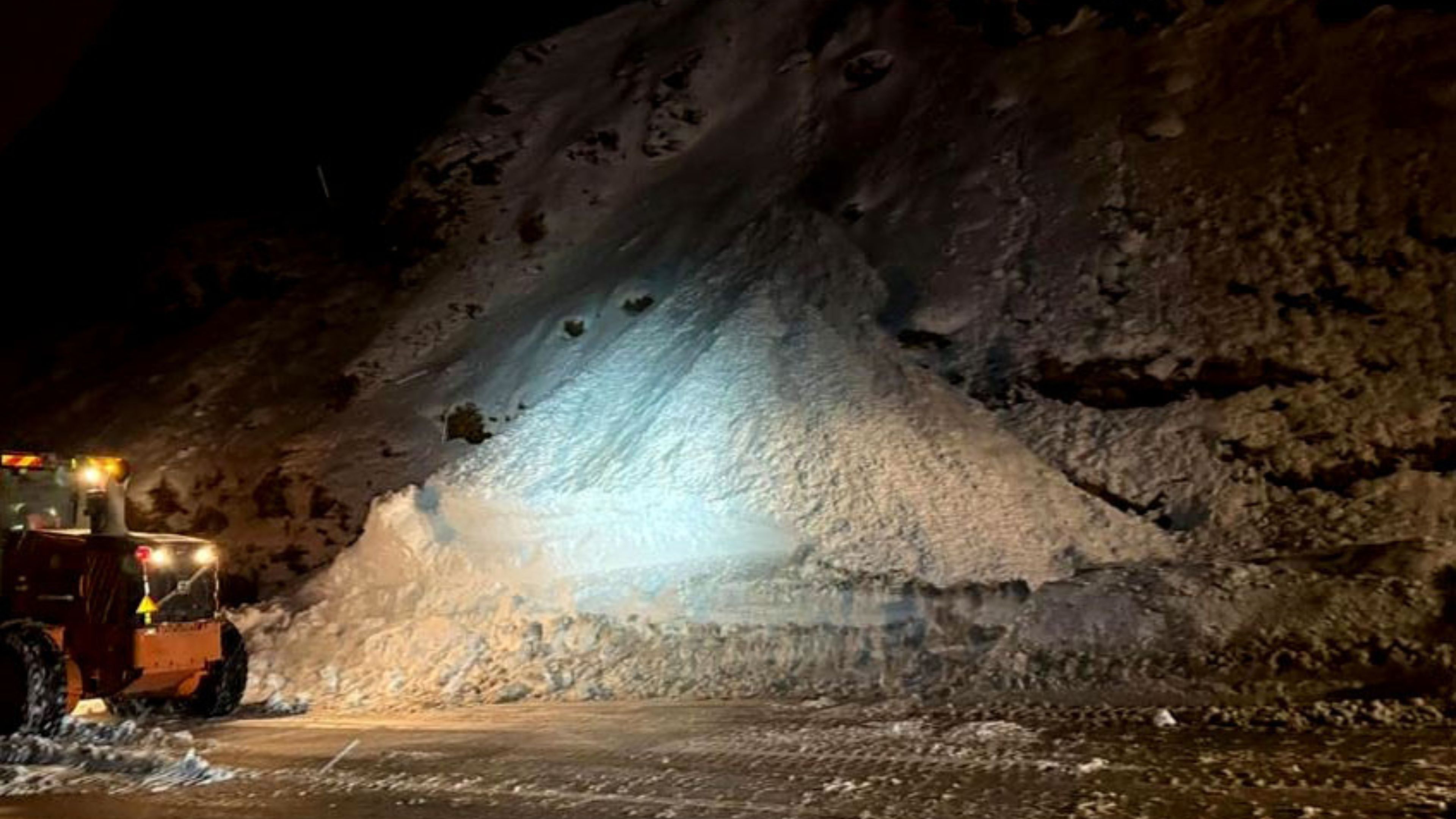 مصرع 9 أشخاص في انهيار ثلجي شمال غربي باكستان