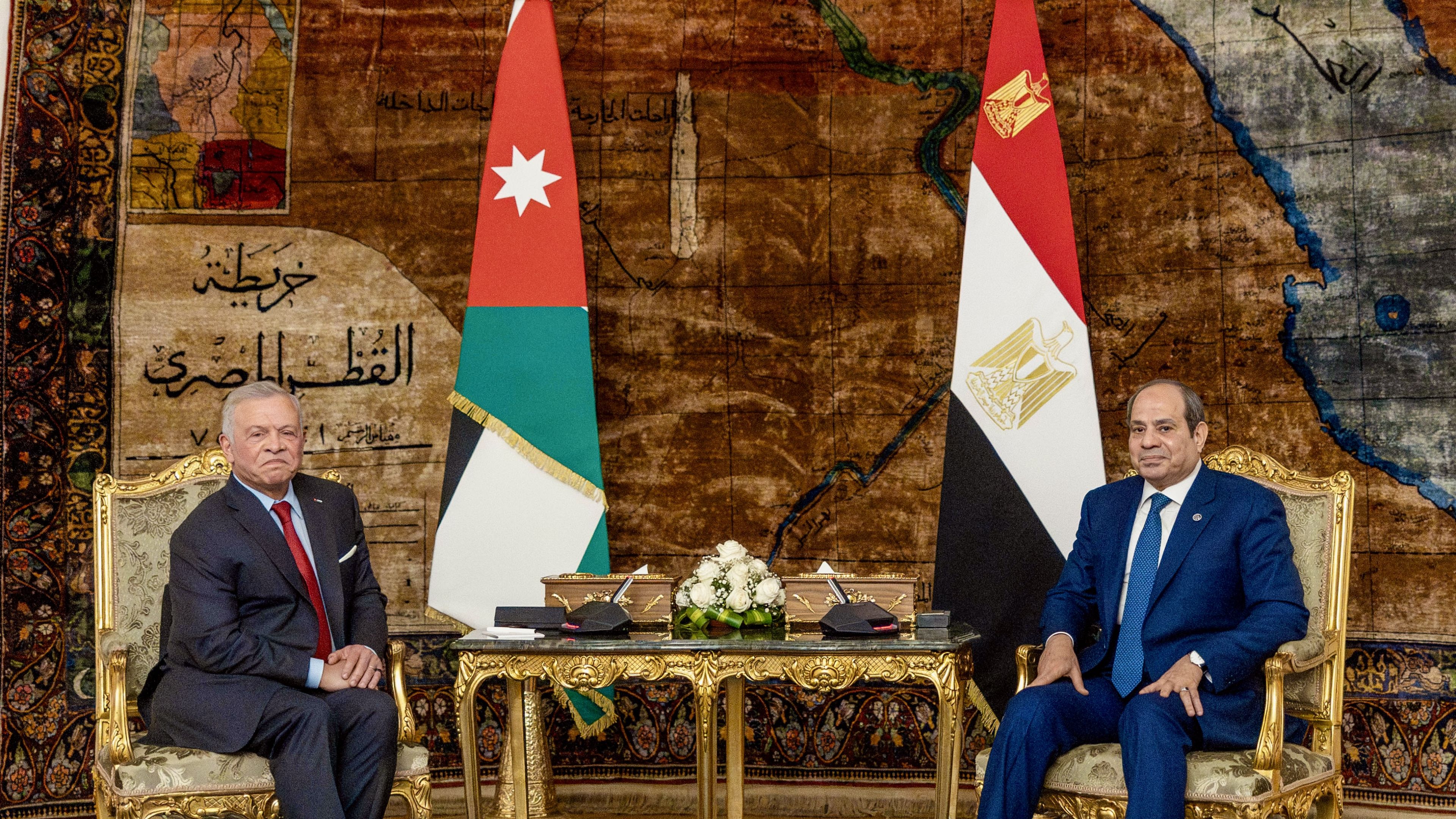 الملك والرئيس المصري يعقدان مباحثات في القاهرة