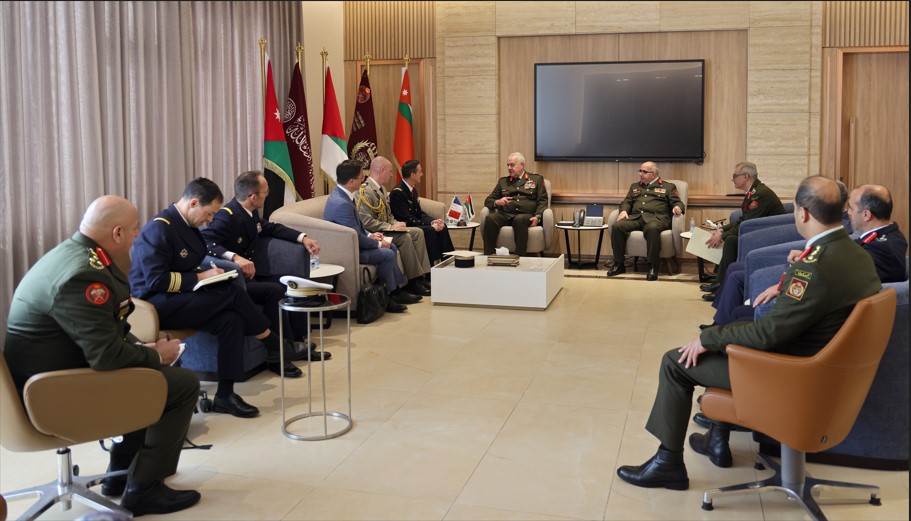 Army chief receives French chief of staff