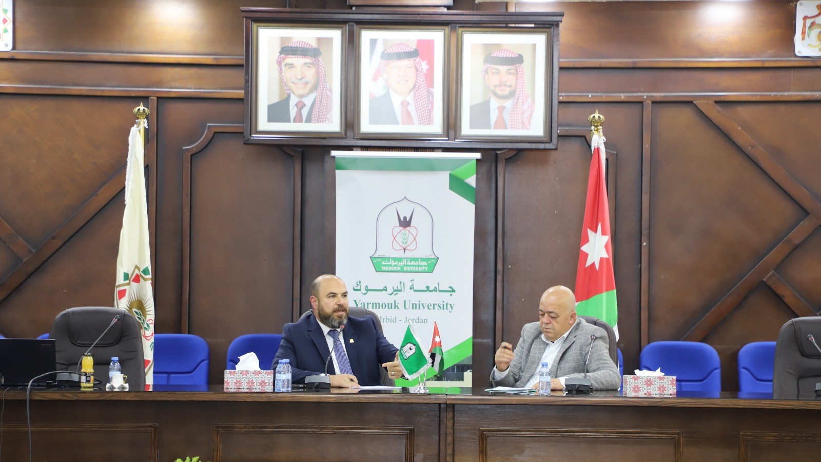 جامعة اليرموك وبلدية إربد تبحثان تعزيز التعاون المشترك