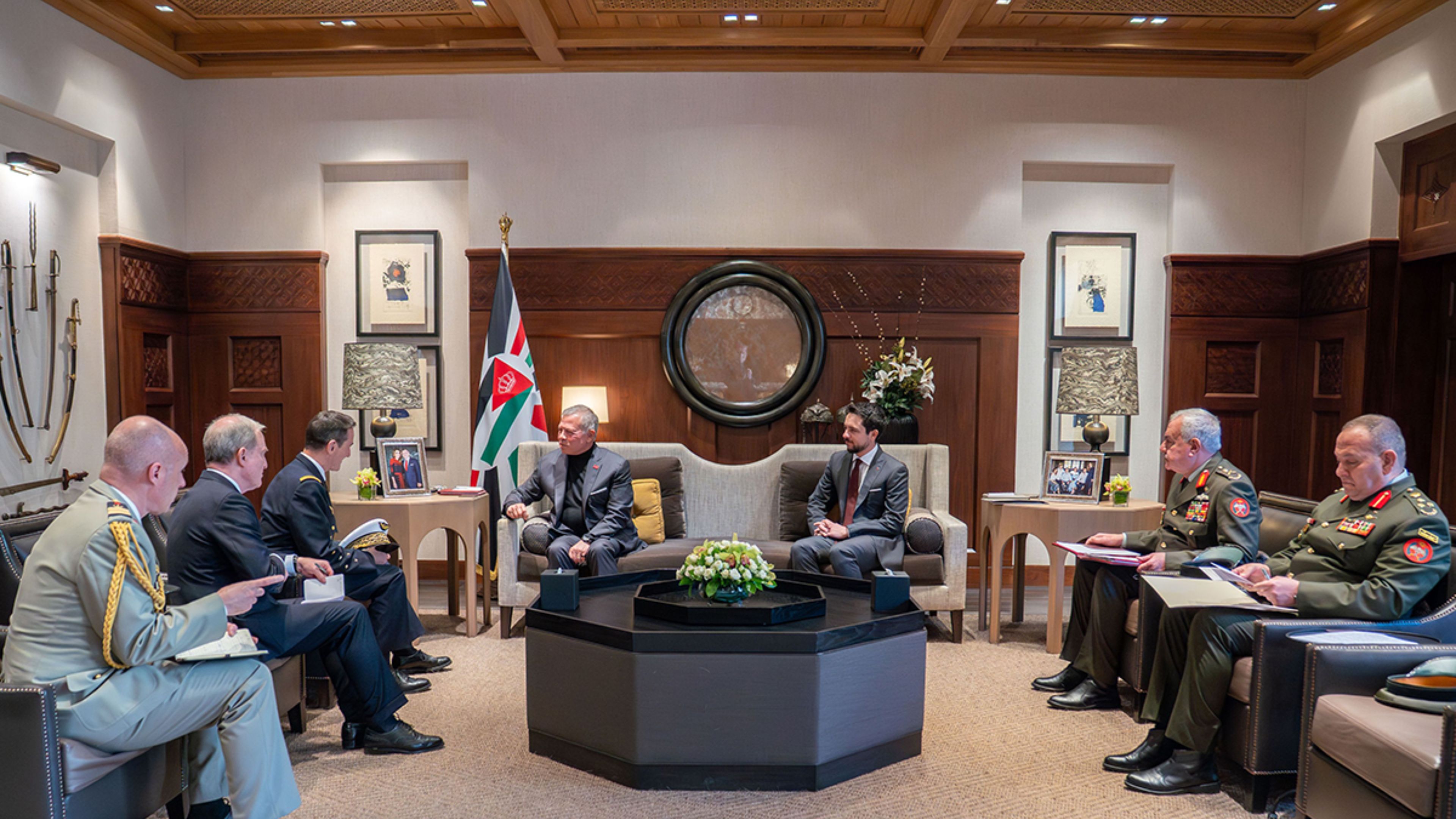 King meets with France chief of defense staff