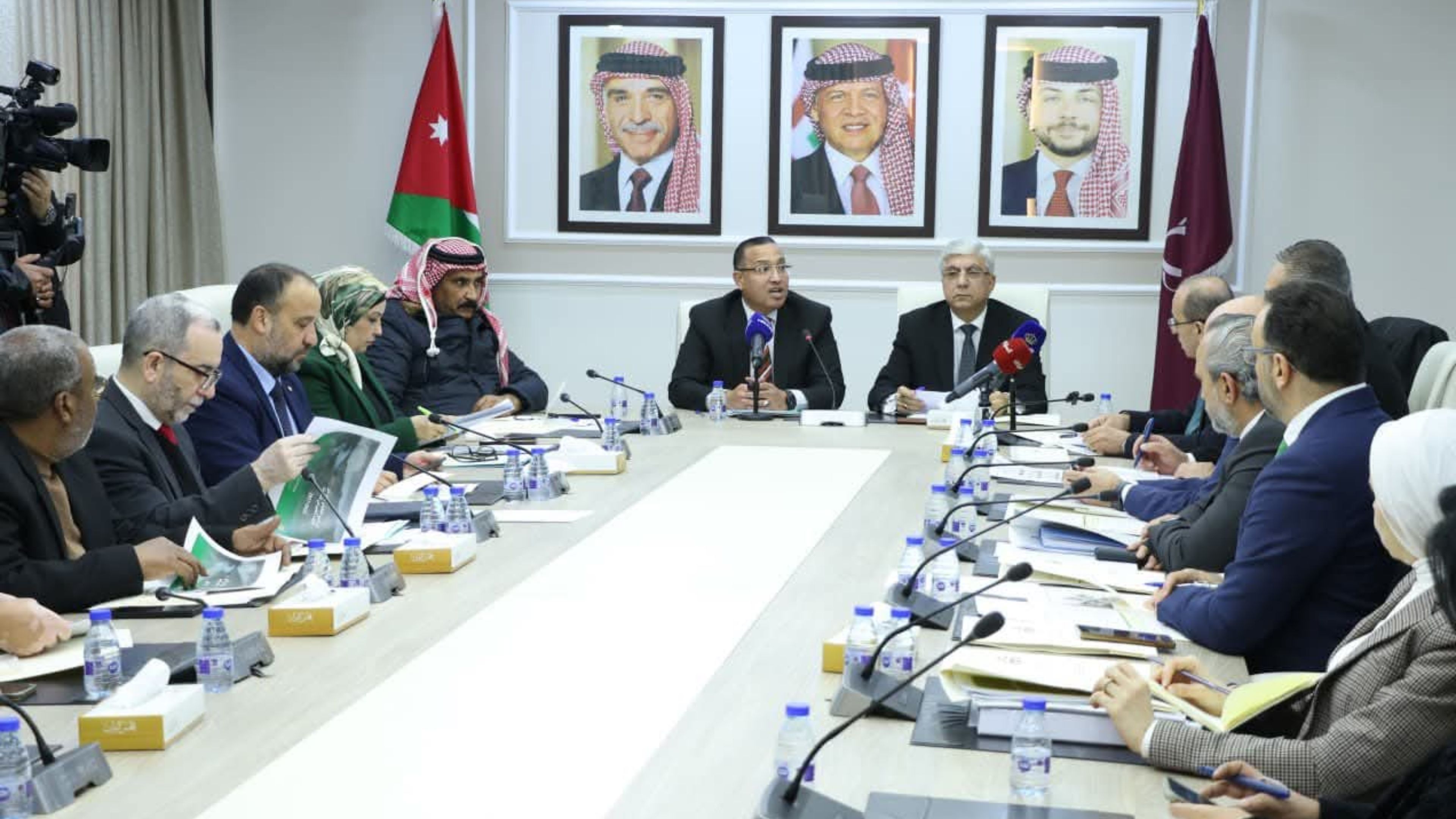 "الإدارية" و"البيئة" النيابيتان تناقشان خطط تنفيذ الاستراتيجية الوطنية للنظافة