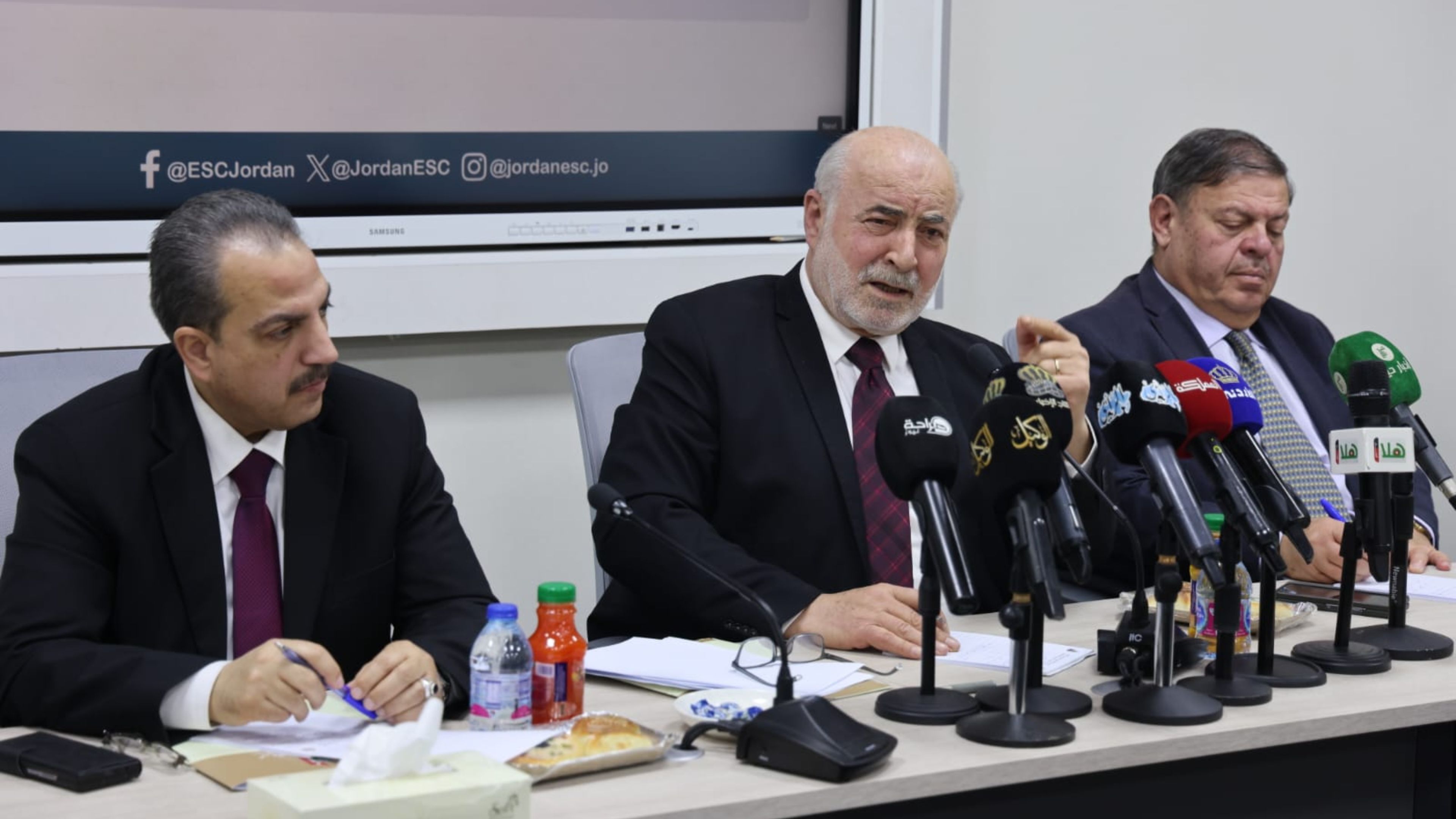 National dialogue on Social Security Law stresses curbing early retirement, expanding coverage