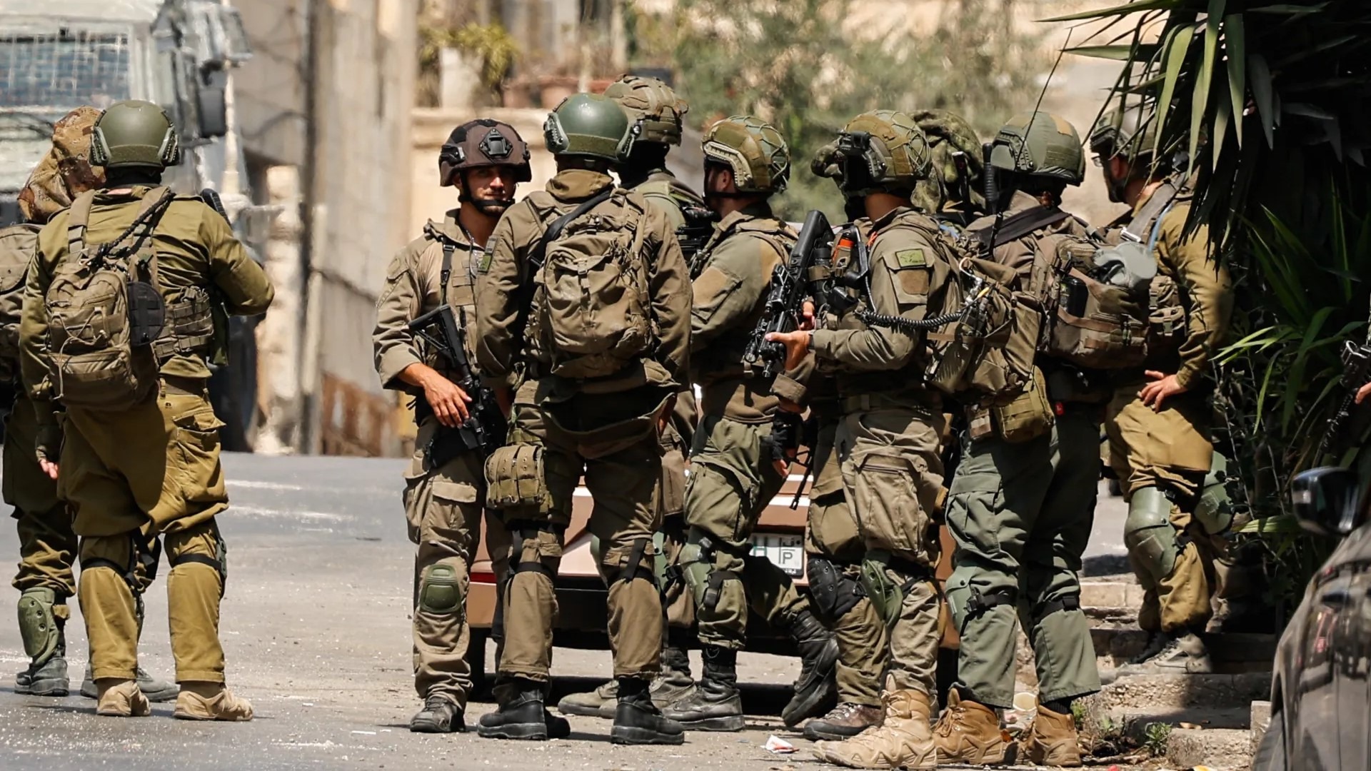 قوات الاحتلال تشن حملة اقتحامات واعتقالات واسعة في الضفة الغربية والقدس المحتلة