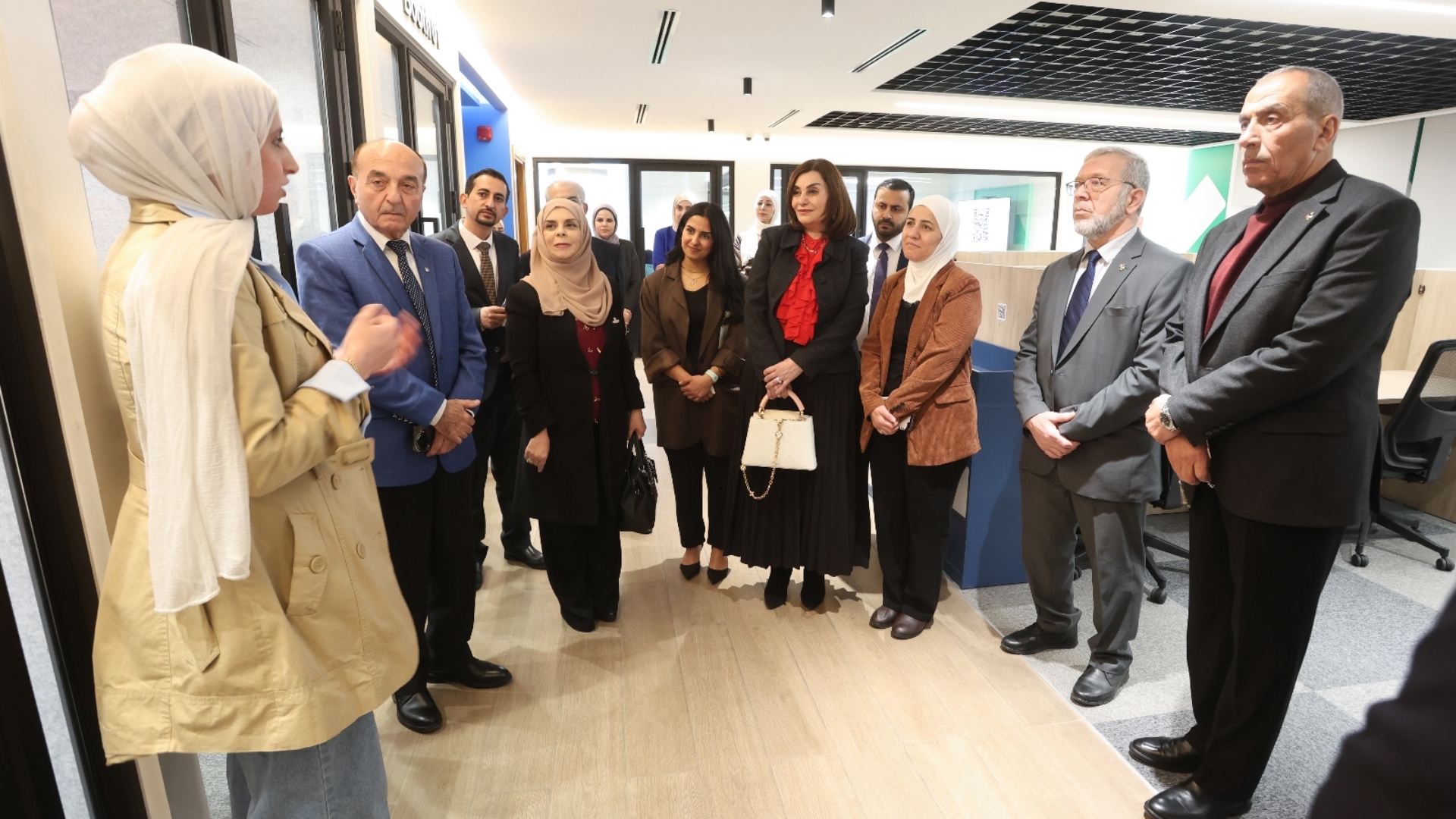 "الحوار الشبابي" في الأعيان تزور "مركز المنصة" في ماركا