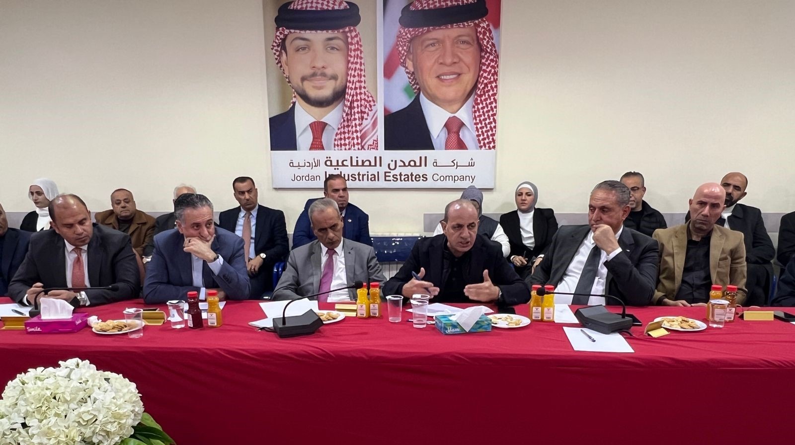 Ministerial Team, Investors Agree to Study Recycling Plant for Textile Waste in Irbid