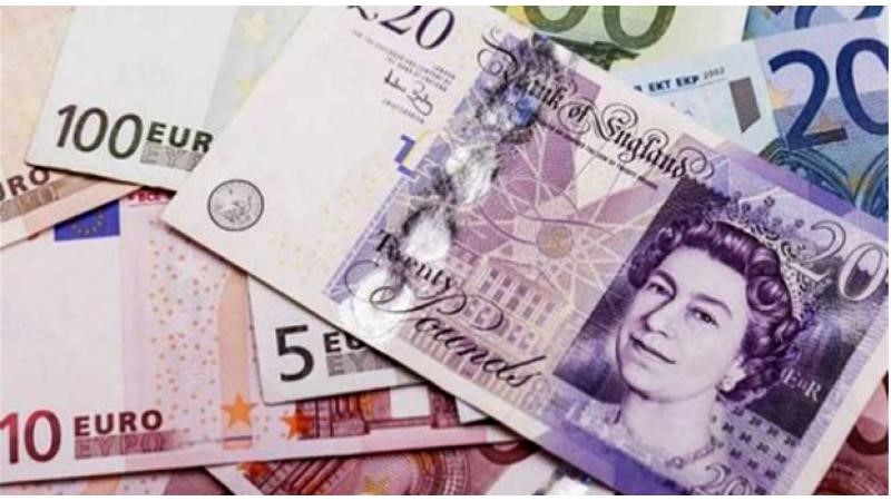 الإسترليني يسجل مكاسب أمام الدولار واليورو