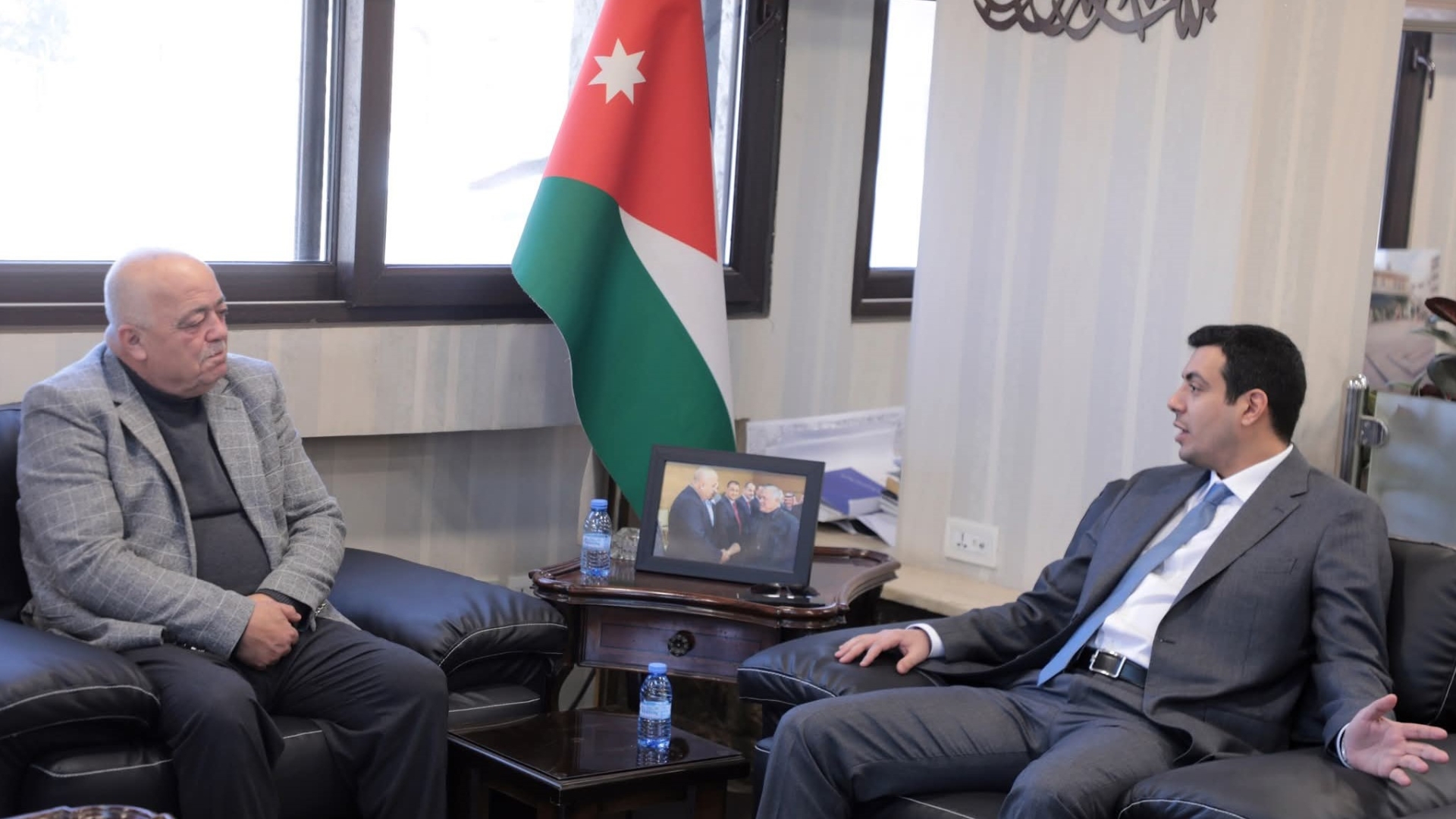 بحث التعاون بين بلدية إربد ومنظمة المدن العربية