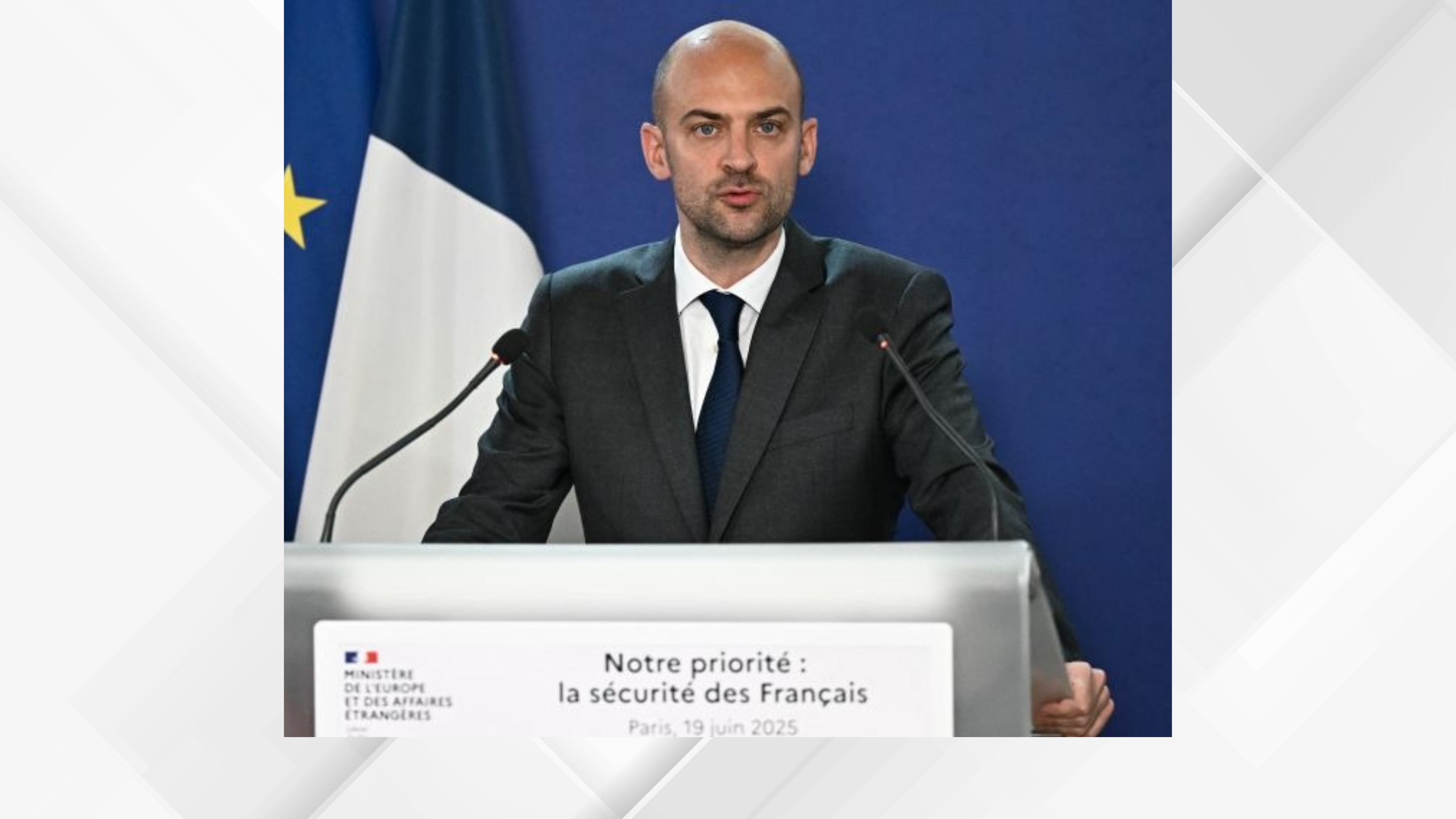 وزير خارجية فرنسا: يجب إيصال المساعدات الغذائية إلى المدنيين في غزة دون أي عوائق