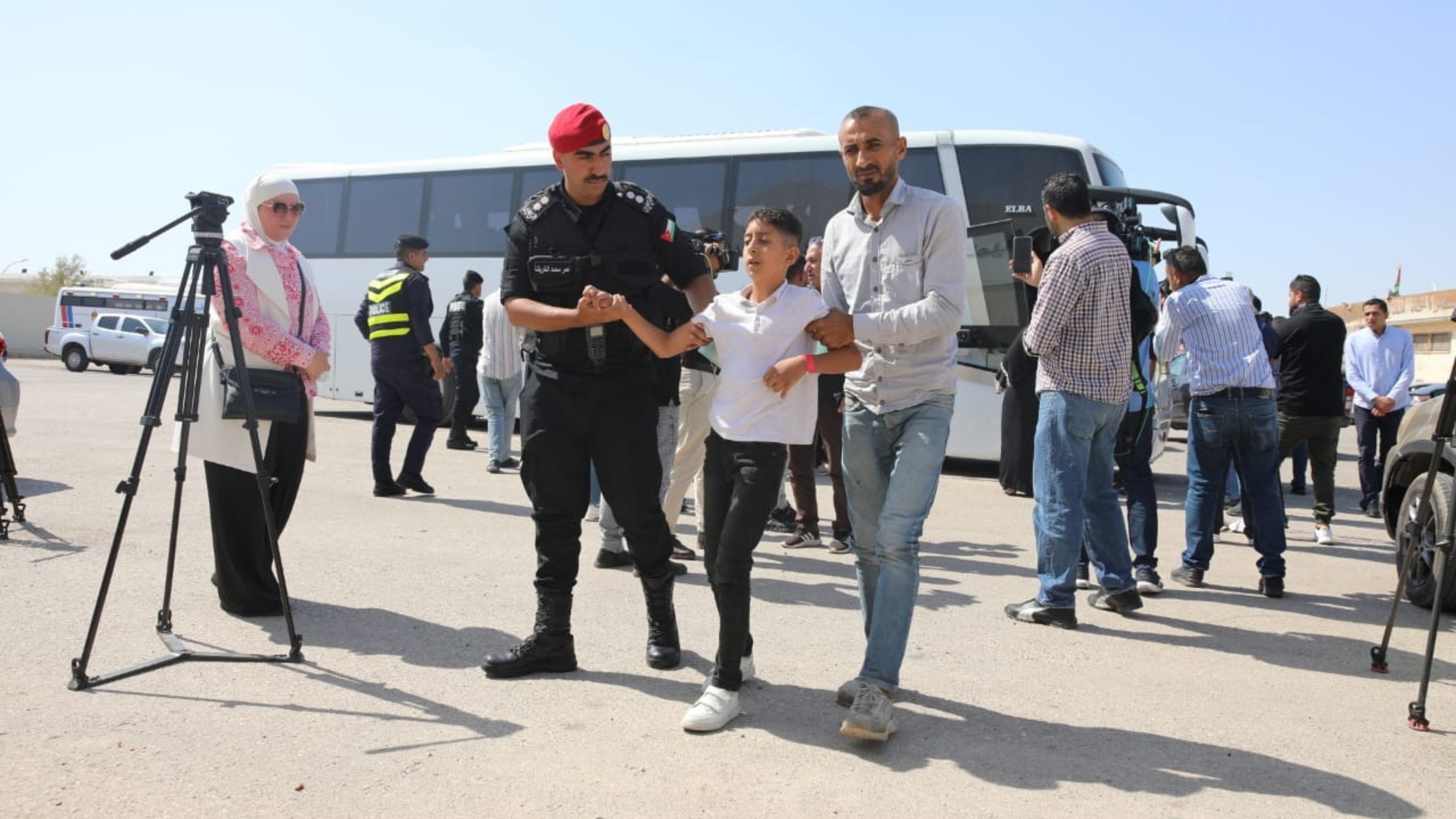 خلال عام .. 635 طفلا و 1598 مرافقاً لهم نقلهم الأردن من غزَّة في رحلة علاج يقودها الجيش العربي