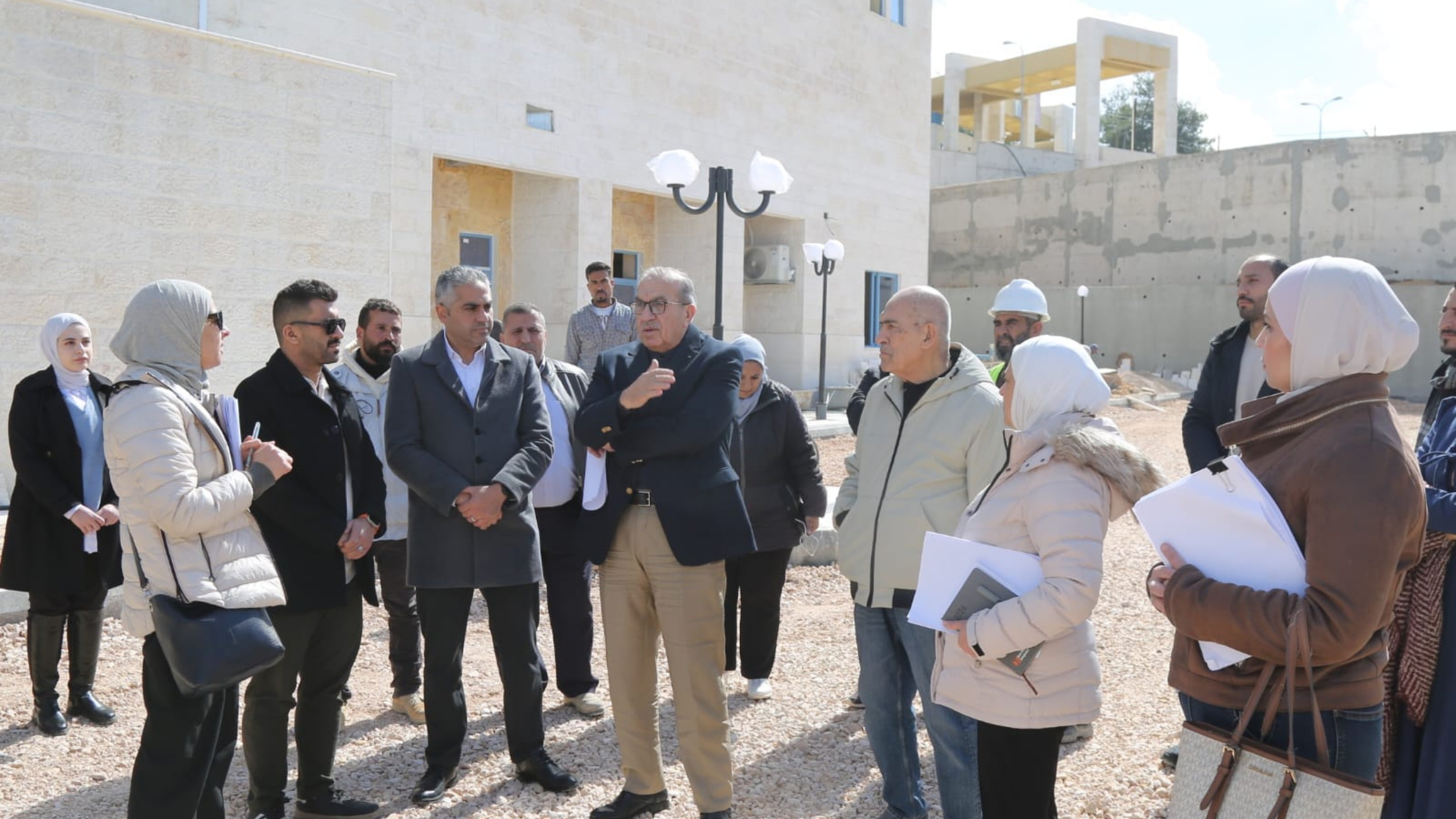 وزير الأشغال يتفقد مشروع توسعة مستشفى الإيمان الحكومي في عجلون