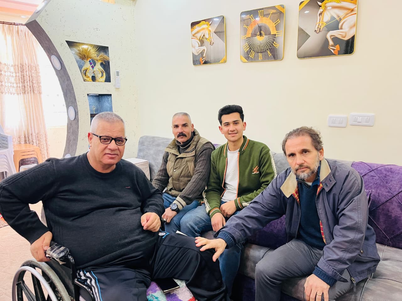 الأمير مرعد بن رعد يواصل زيارة مصابين عسكريين في إربد