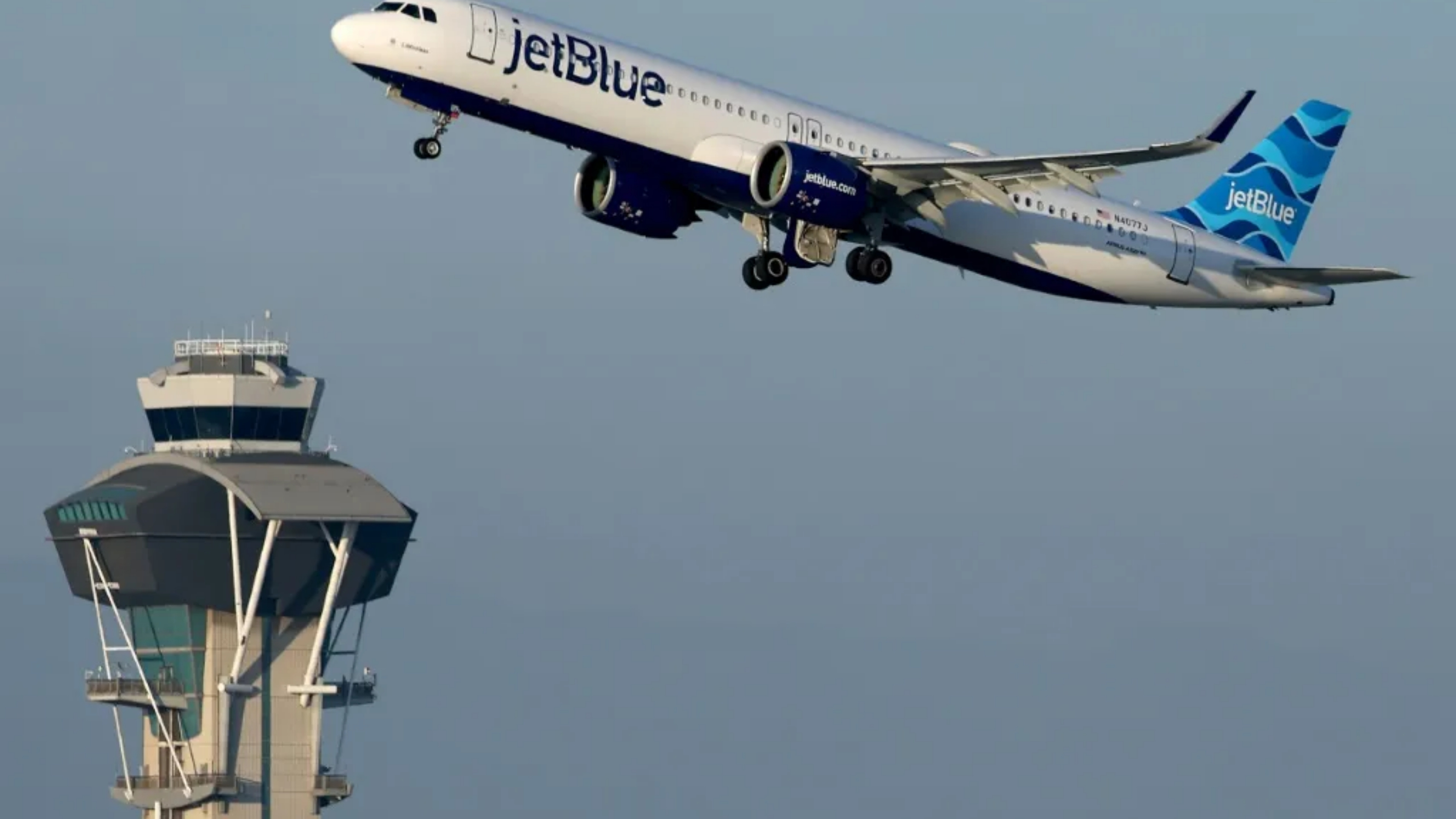 تعليق جميع رحلات شركة "جت بلو" الأميركية للطيران