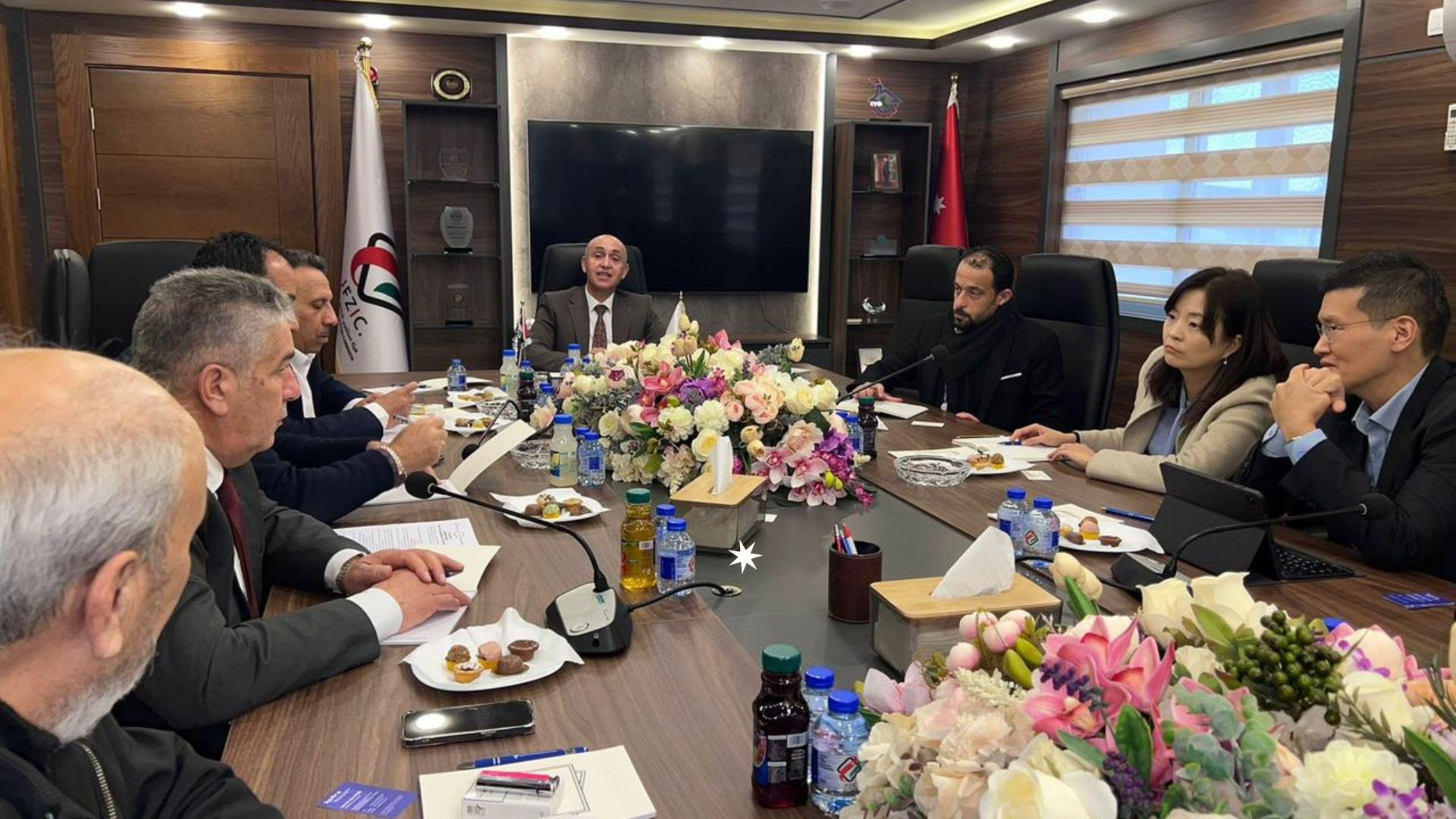 هيئة مستثمري المناطق الحرة تبحث مع وفد كوري تعليمات وإجراءات المطابقة للمركبات