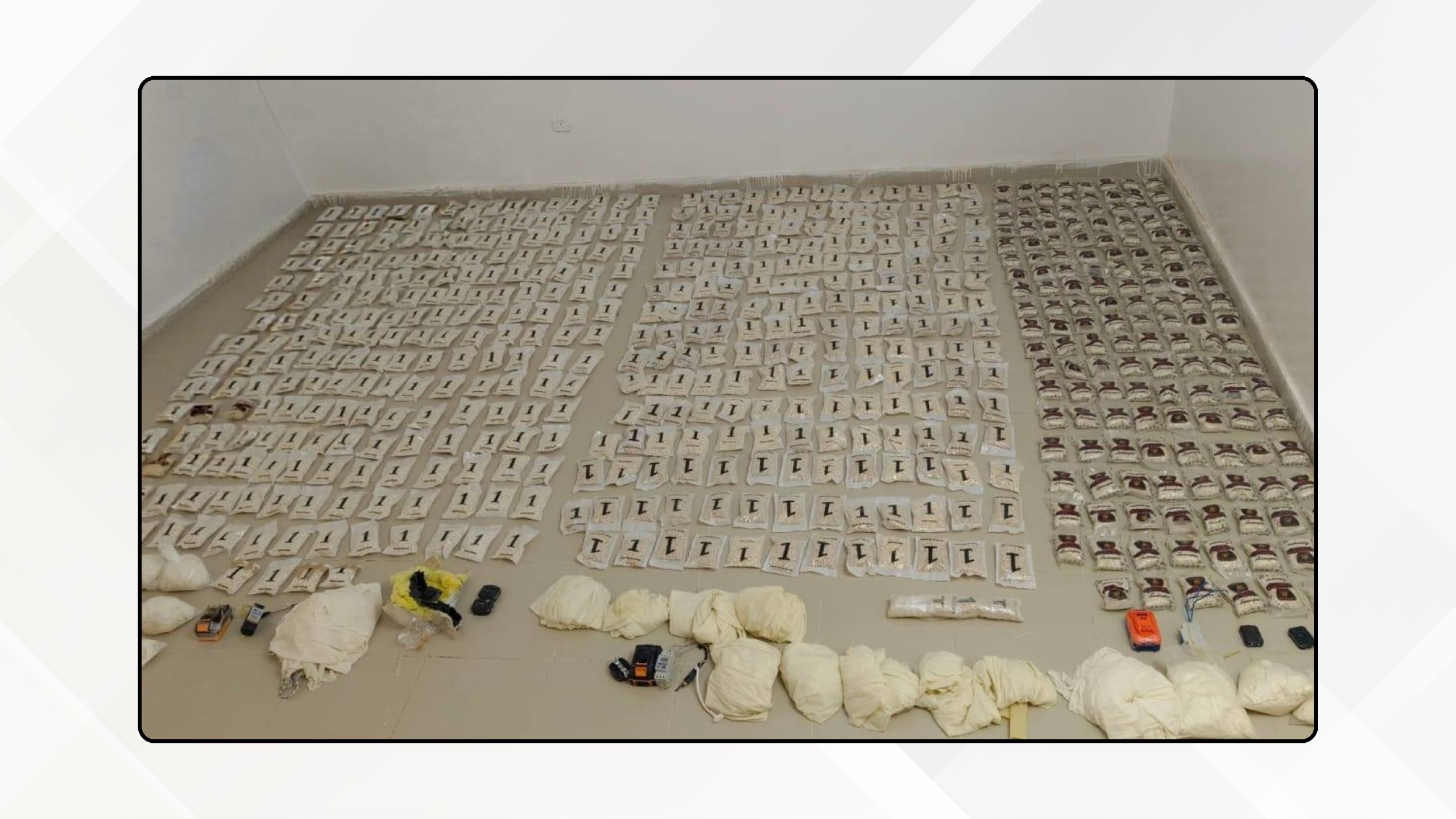 القوات المسلحة تحبط 10 محاولات تهريب كميات كبيرة من المواد المخدرة بواسطة بالونات وطائرة مسيرة