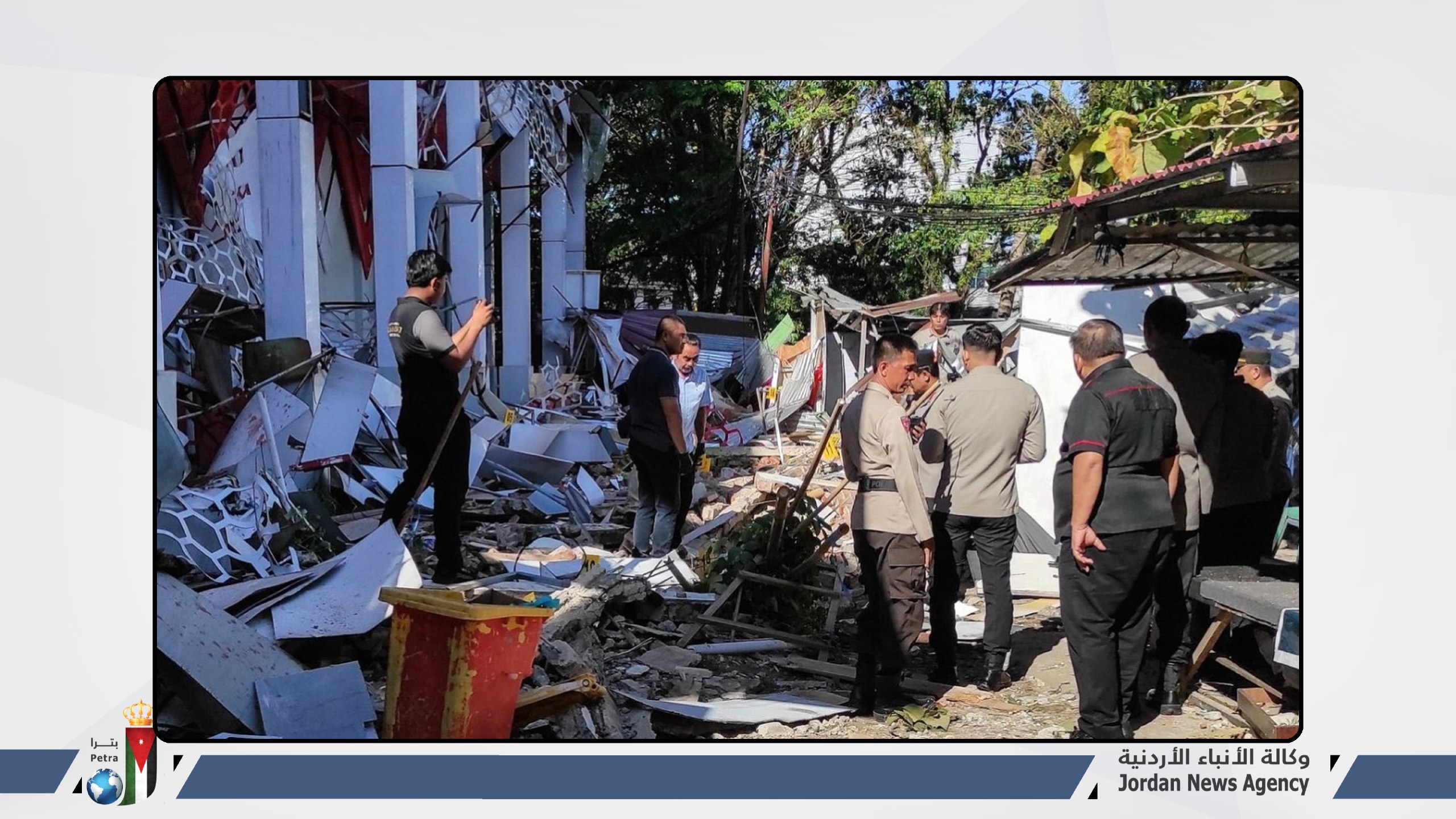 إندونيسيا: زلزال يتسبب في موجات تسونامي وانهيار مبان