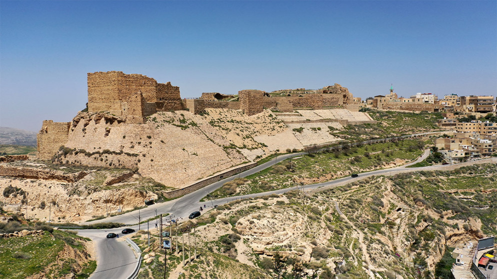 Temporary road closure in Karak for cable car construction