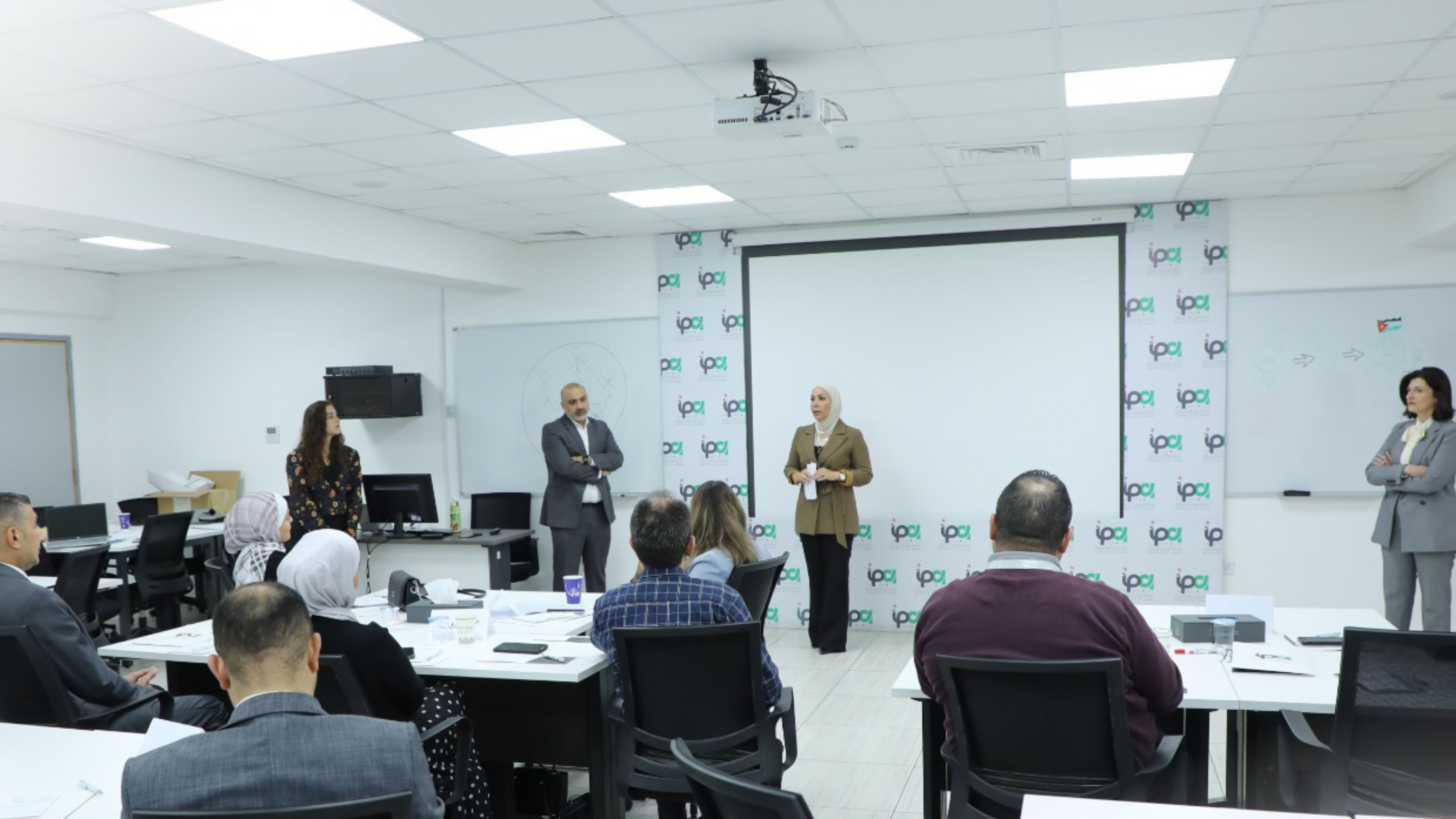 إطلاق برنامج "تطوير المهارات الأساسية والمتقدمة لسماع صوت المواطن"