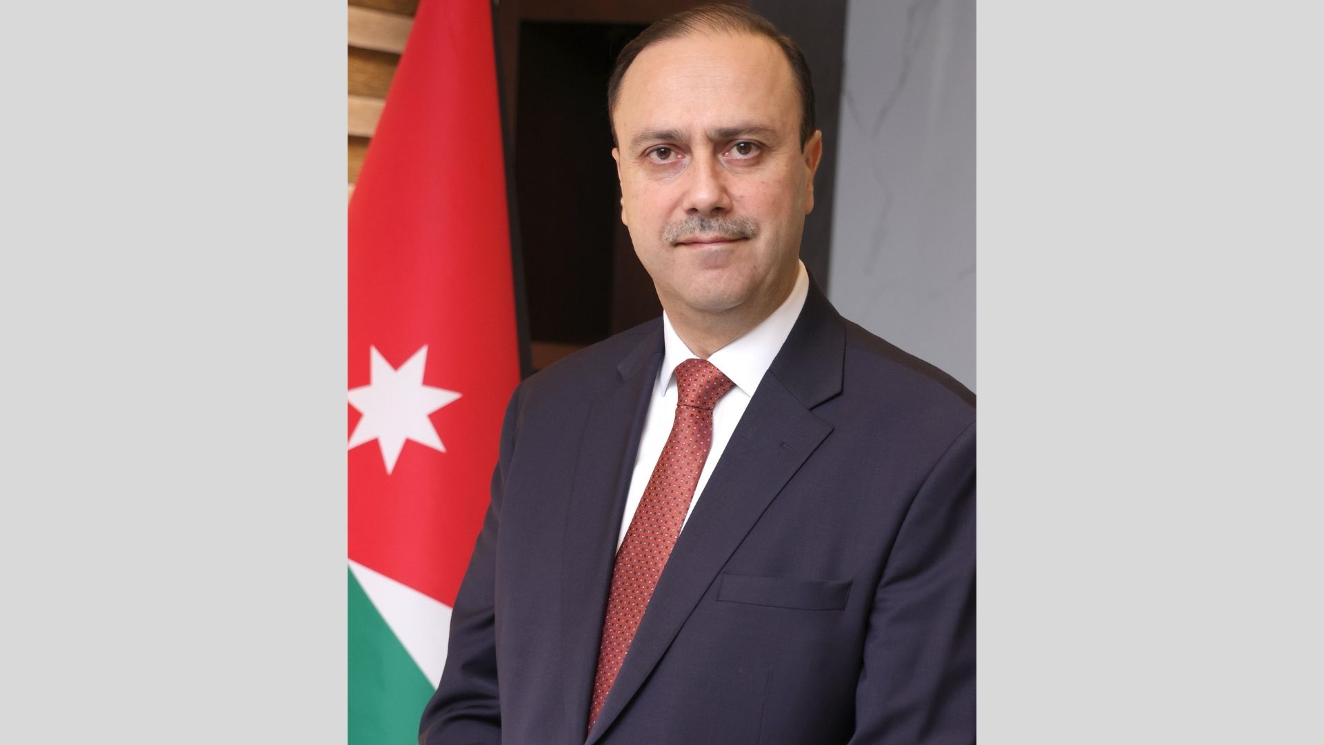 المومني: المملكة لا تسمح للأحداث الإقليمية بتعطيل مسيرة بناء الاقتصاد الوطني