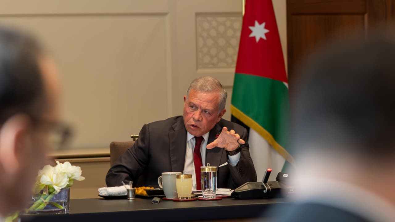 King reviews government plans for National Water Conveyance Project