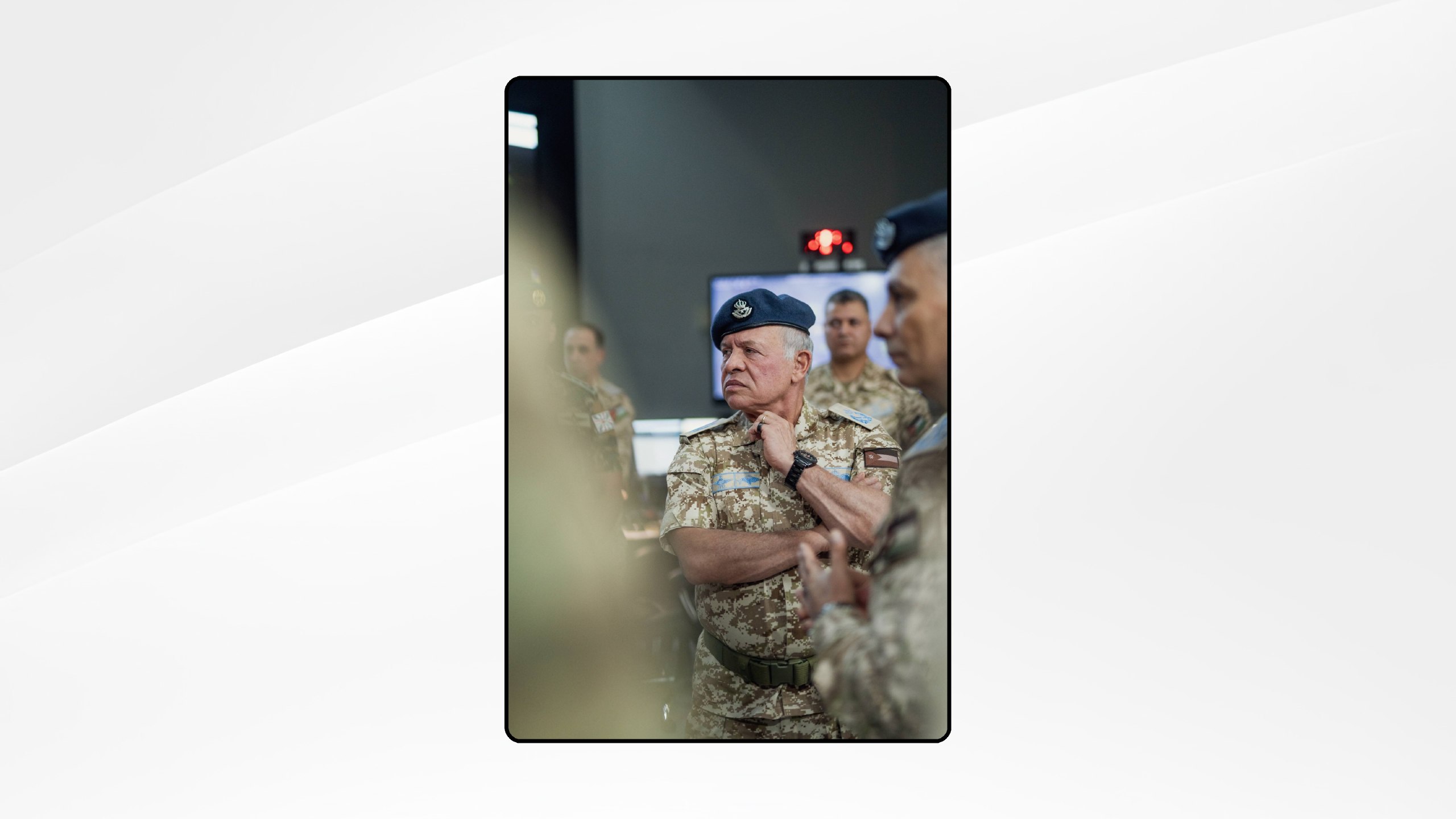 الملك يزور قيادة سلاح الجو الملكي ويشيد بجهود منتسبي الجيش العربي