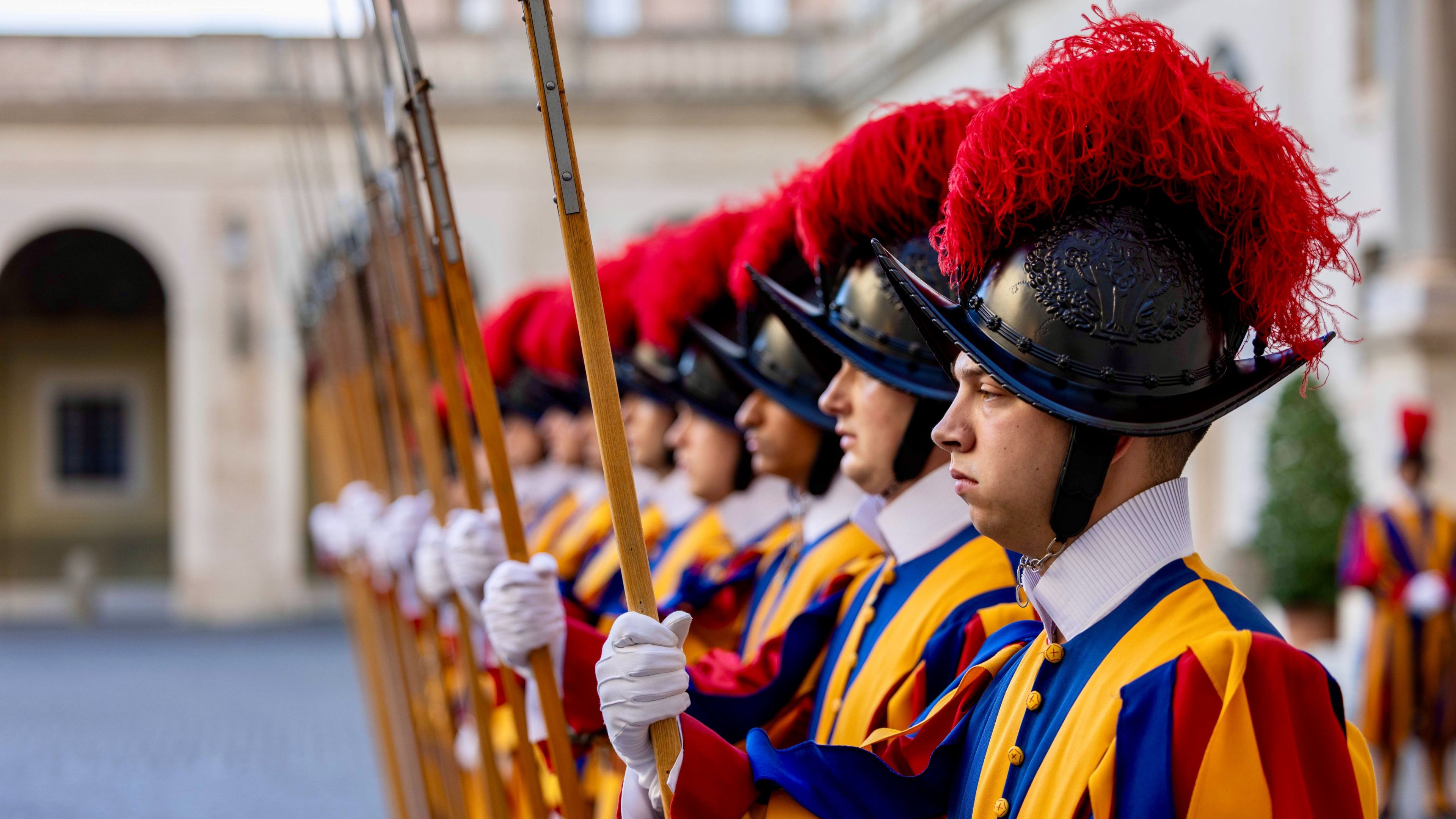 King, Queen meet with Pope Leo XIV