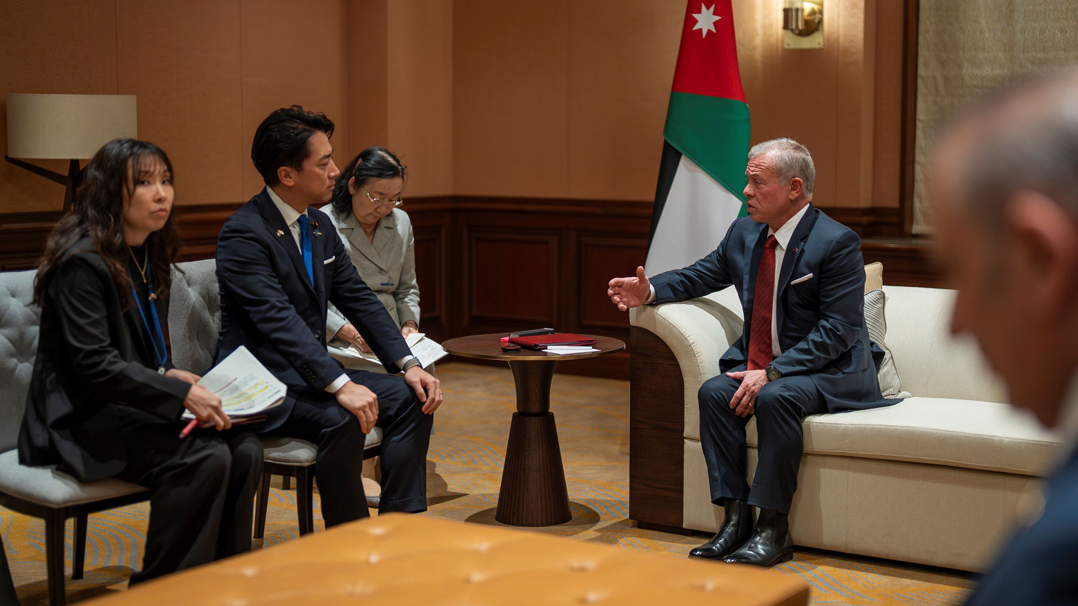 King meets with Japan defence minister