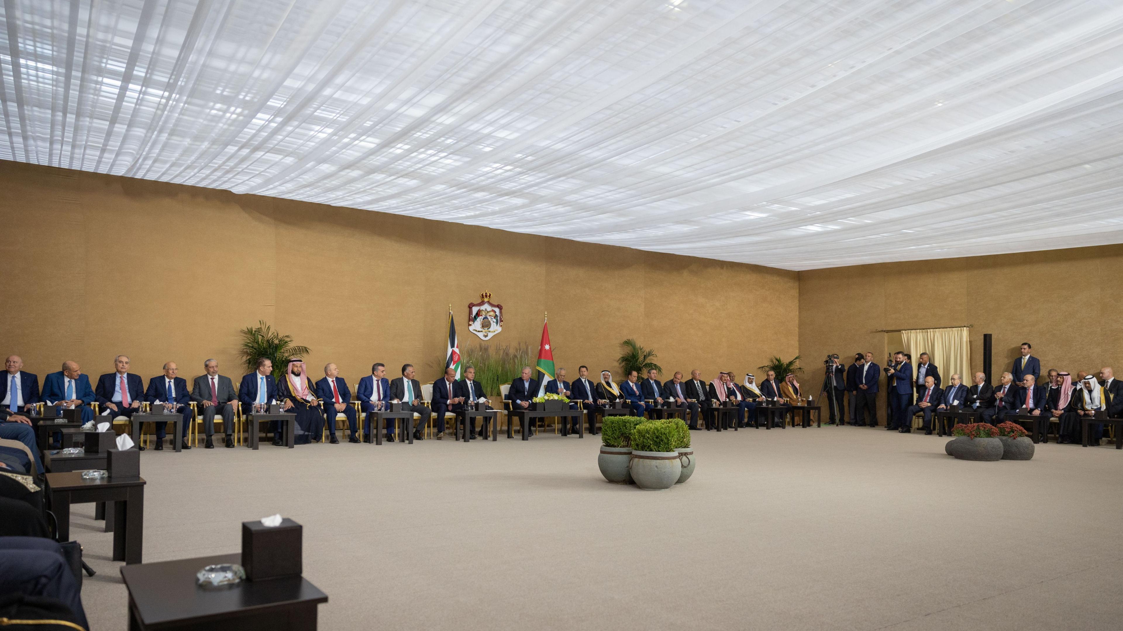 King meets with community leaders, key figures in Karak