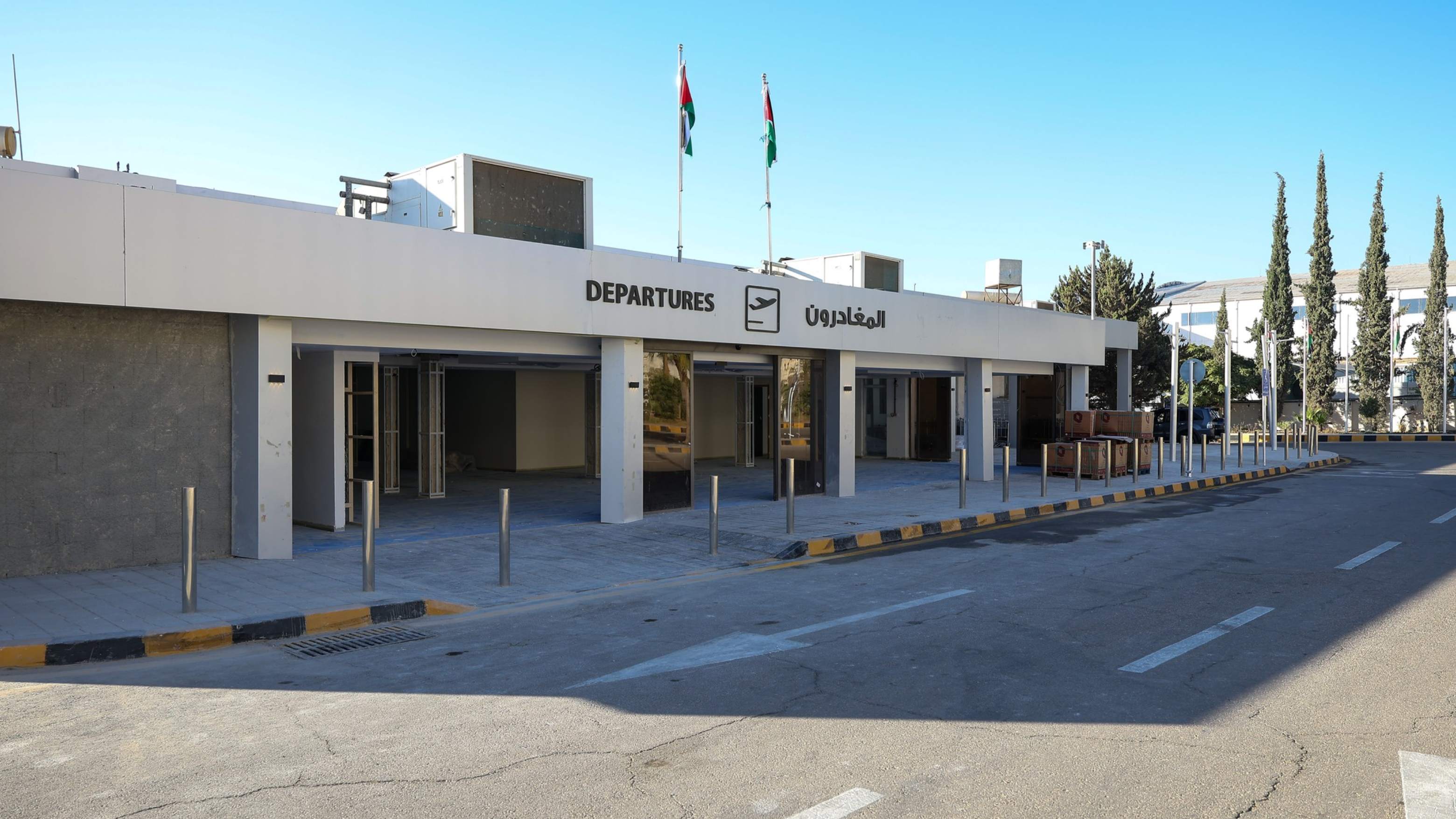 PM Directs Acceleration of Efforts to Reopen Amman Civil Airport Before Year-End
