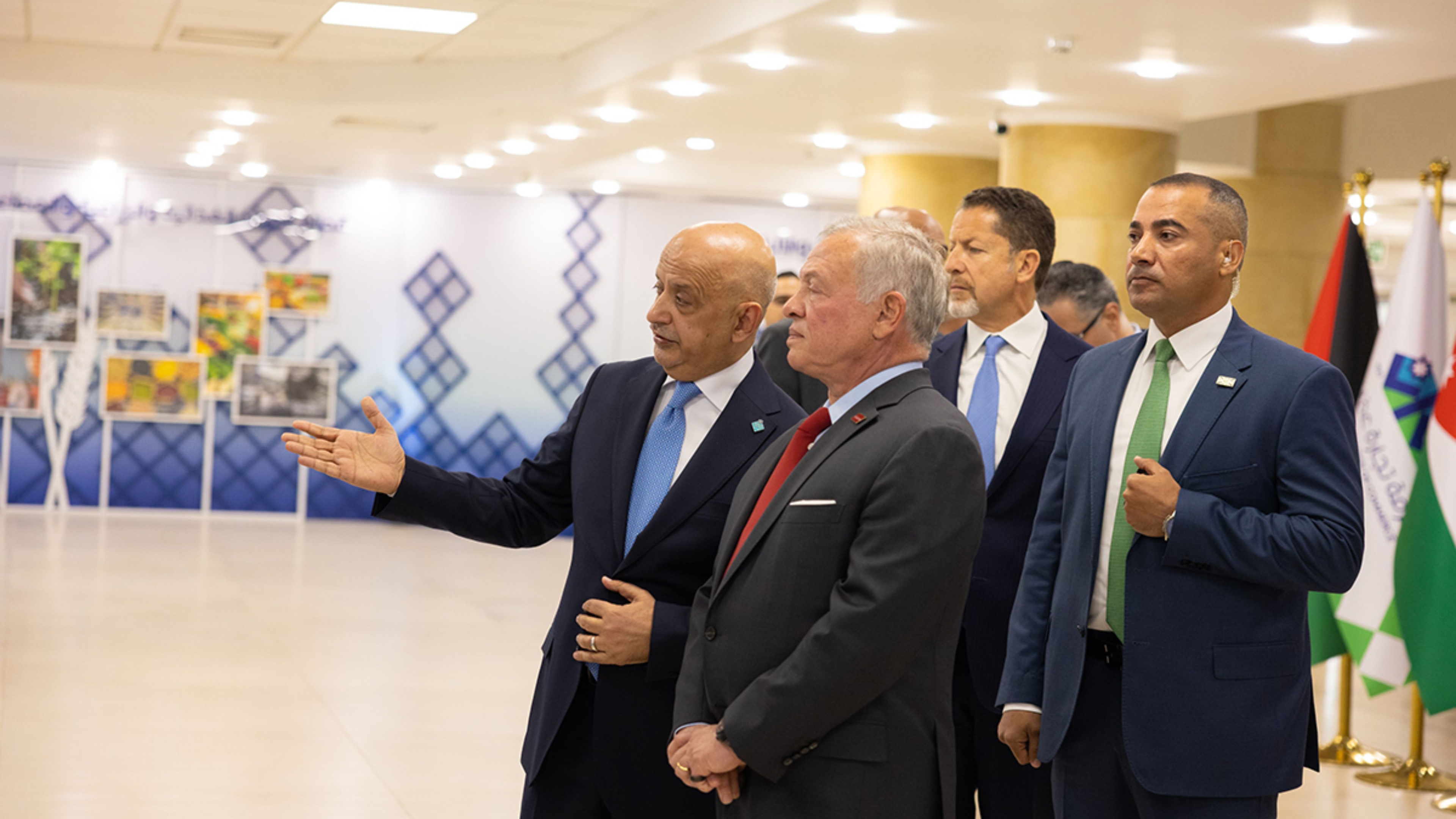 King attends Amman Chamber of Commerce celebration of over 100 years since its founding