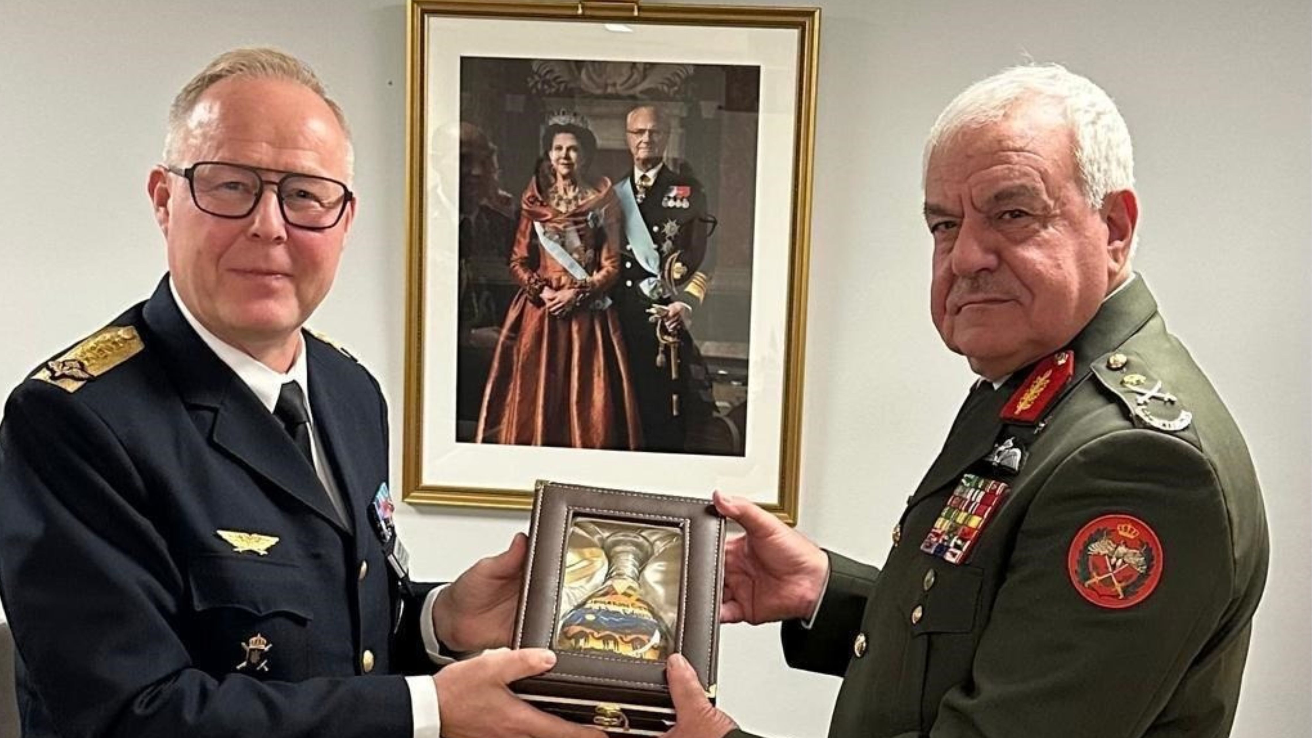 Army chief meets Supreme Commander of the Swedish Armed