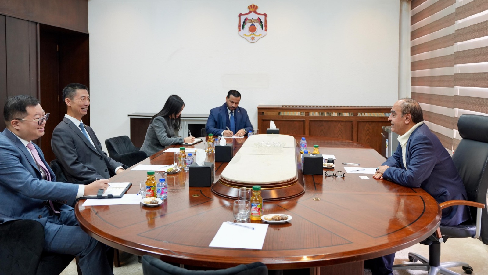  العين الصرايرة يلتقي السفير الصيني 