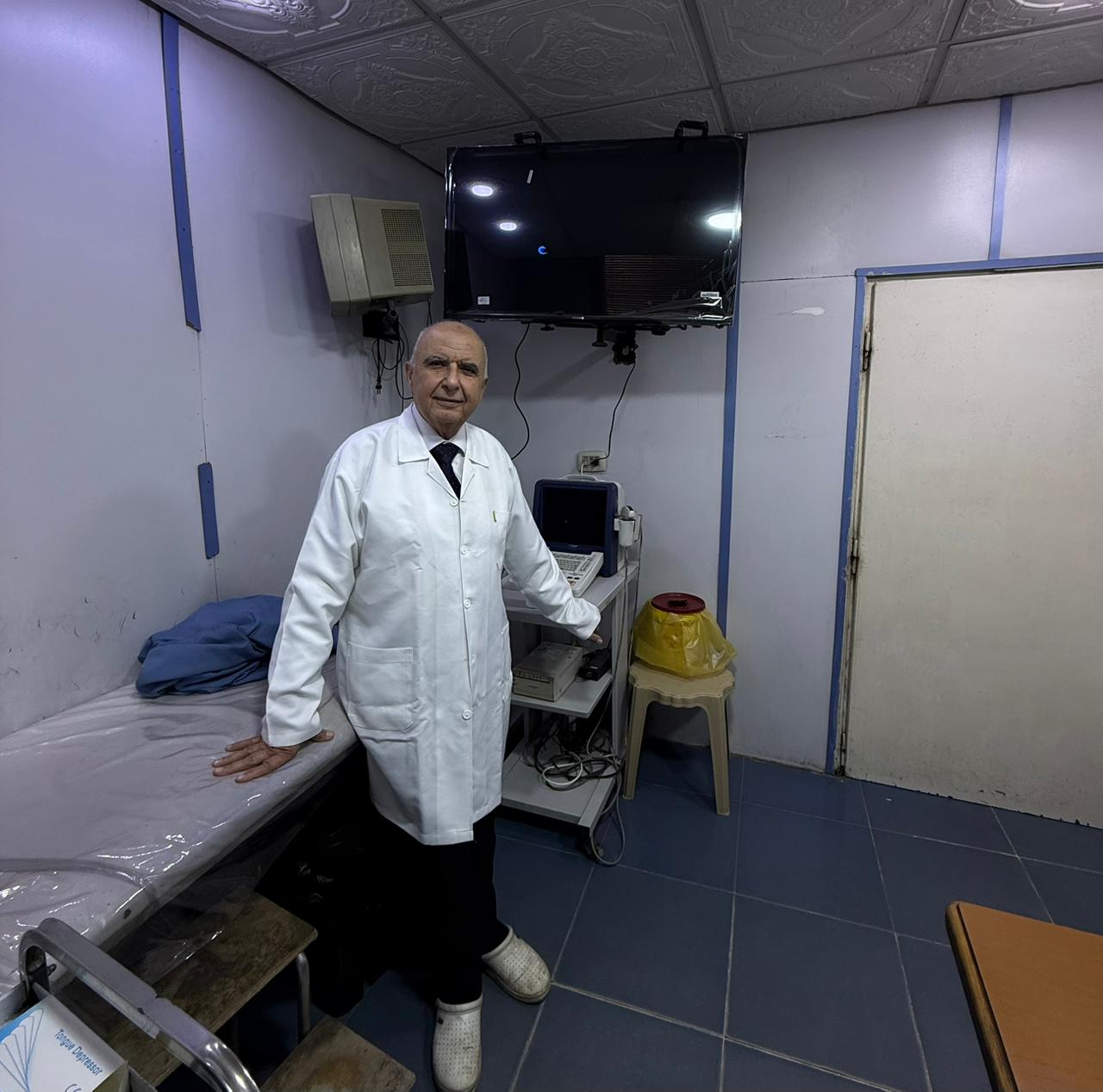 الطبيب حميدان الزيود .. 36 عاما من العلاج الرمزي لنحو مليون مراجع 