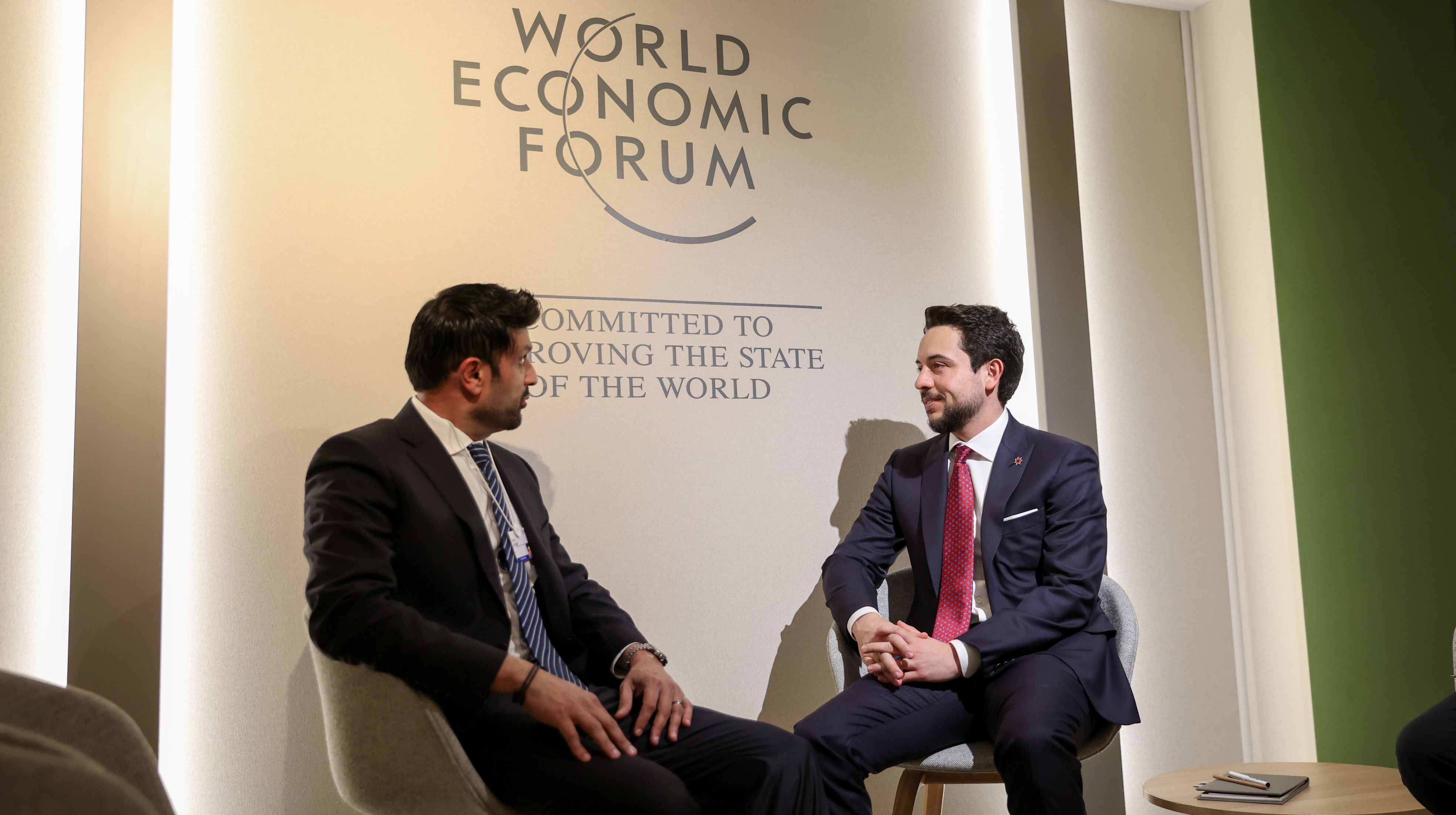  ولي العهد يلتقي المدير التنفيذي لشركة "إمبراير" لصناعة الطائرات ورؤساء تنفيذين لشركات عالمية