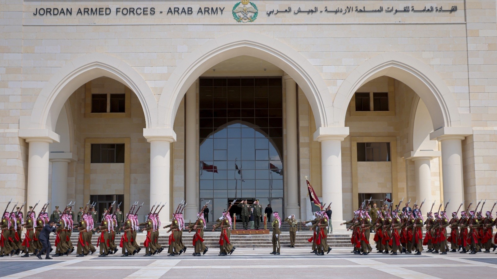  رئيس الأركان يستقبل نائب القائد العام للقوات المسلحة العربية الليبية