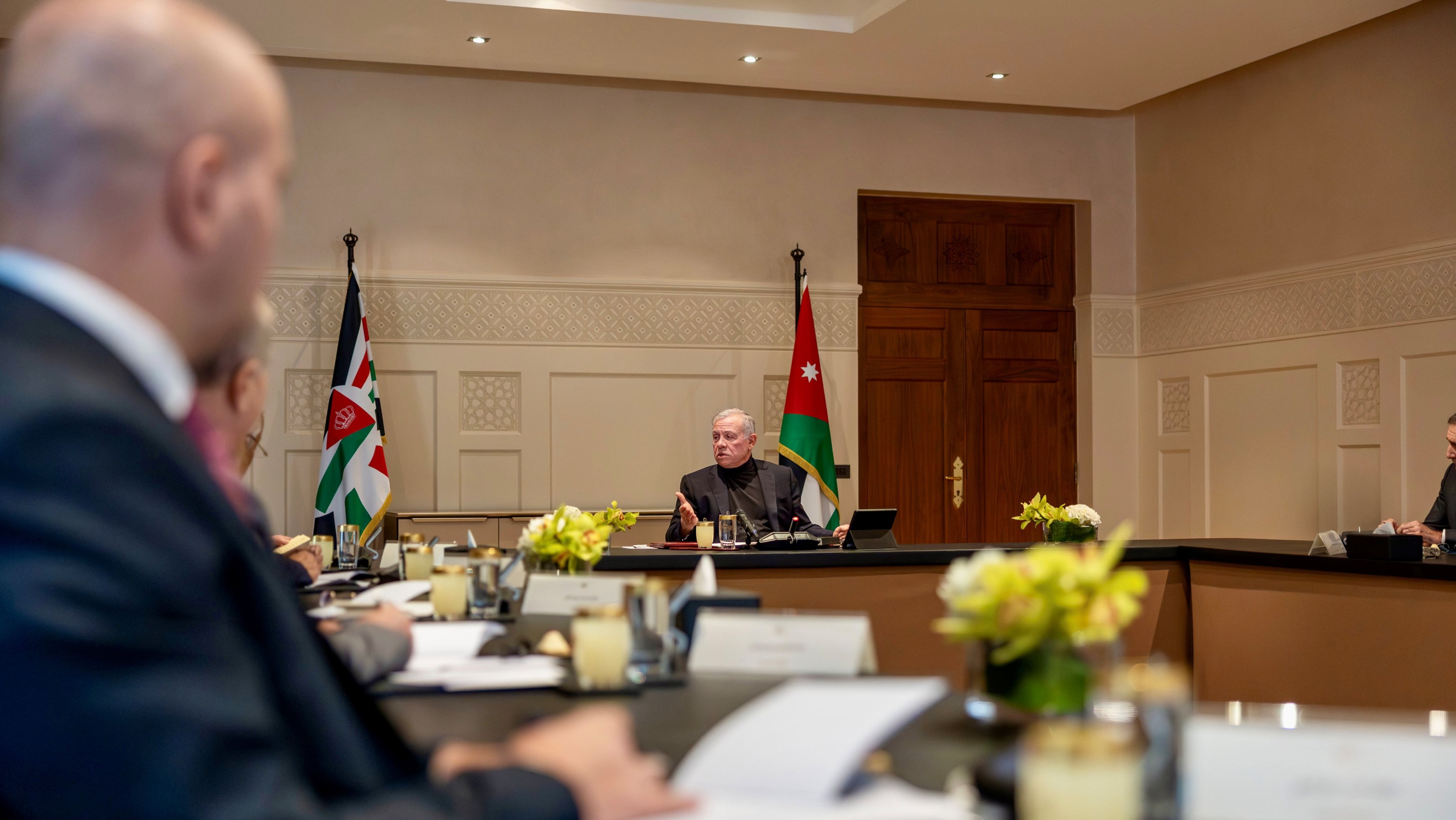  الملك يلتقي أعضاء المكتب الدائم لمجلس الأعيان