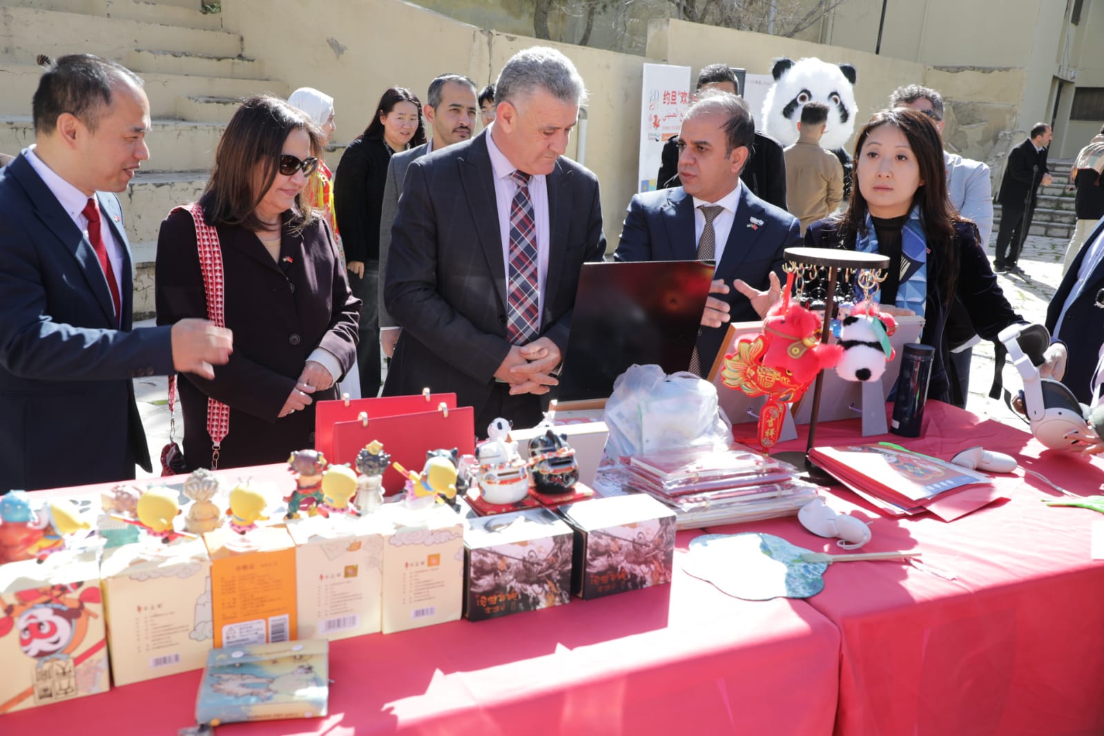 افتتاح معرض البازار الثقافي السياحي الصيني